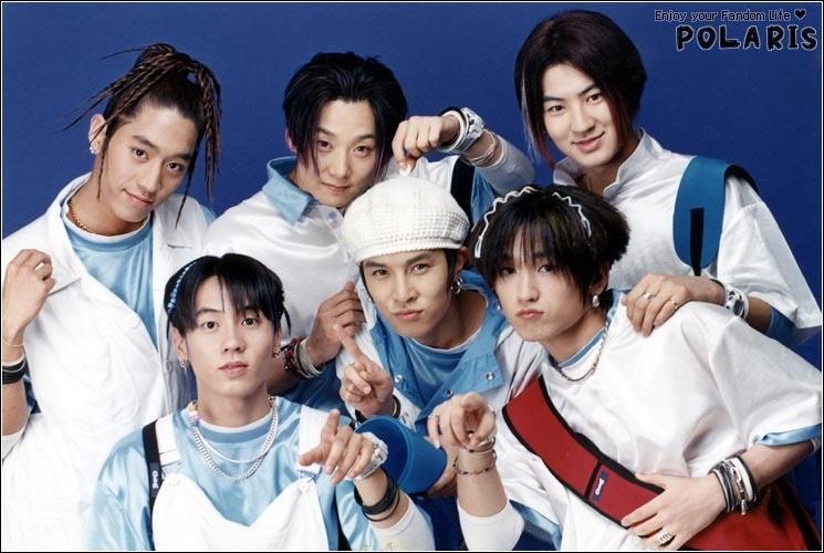 剛出道時走視覺系路線的神話,曾因專輯銷售不佳遭經紀公司責罵。(翻攝自Daum網站)