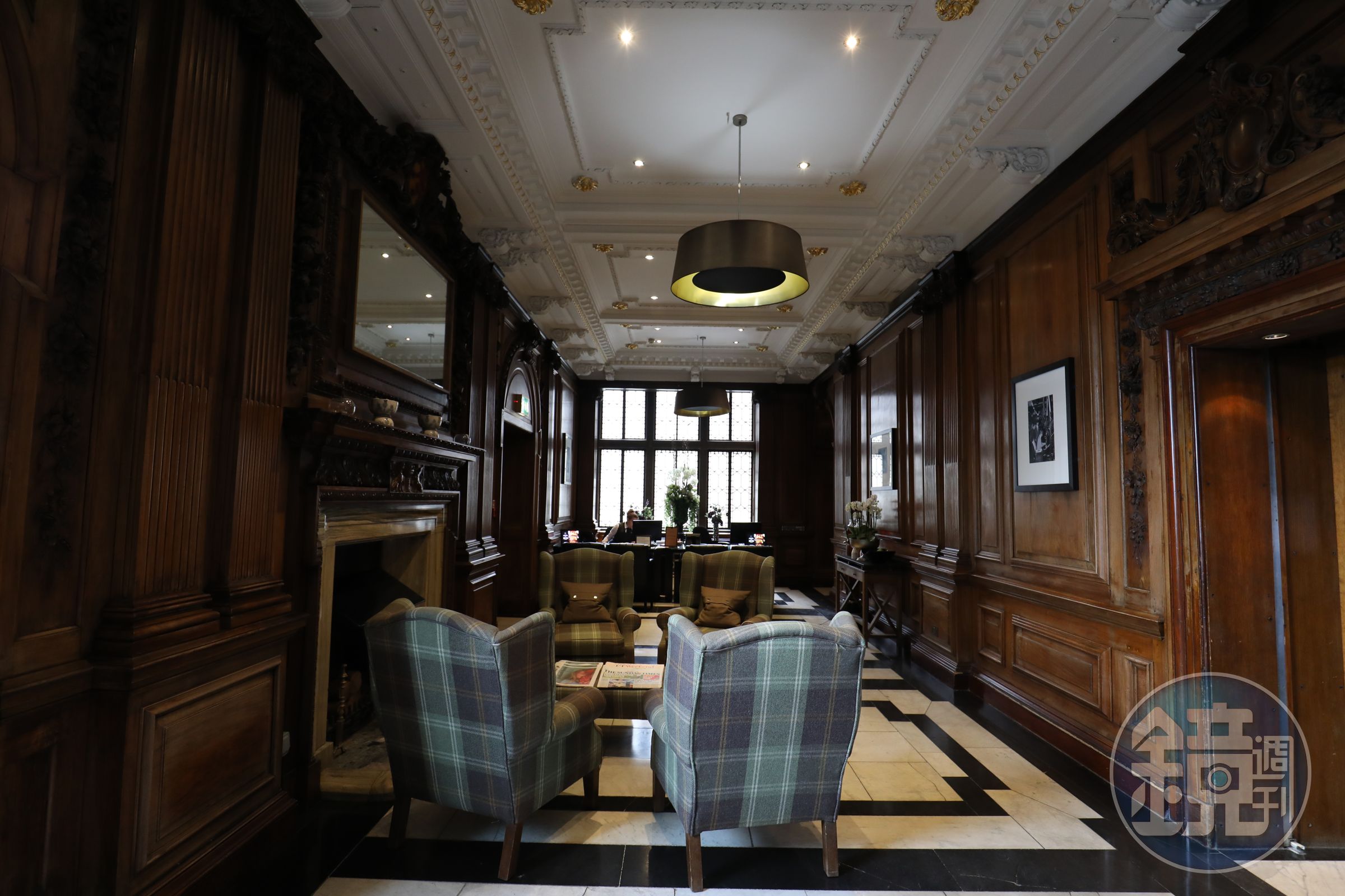 已有200年歷史的「The Scotsman Hotel」是間很有味道的酒店，大廳擺的是格紋沙發，不算華麗，勝在典雅。