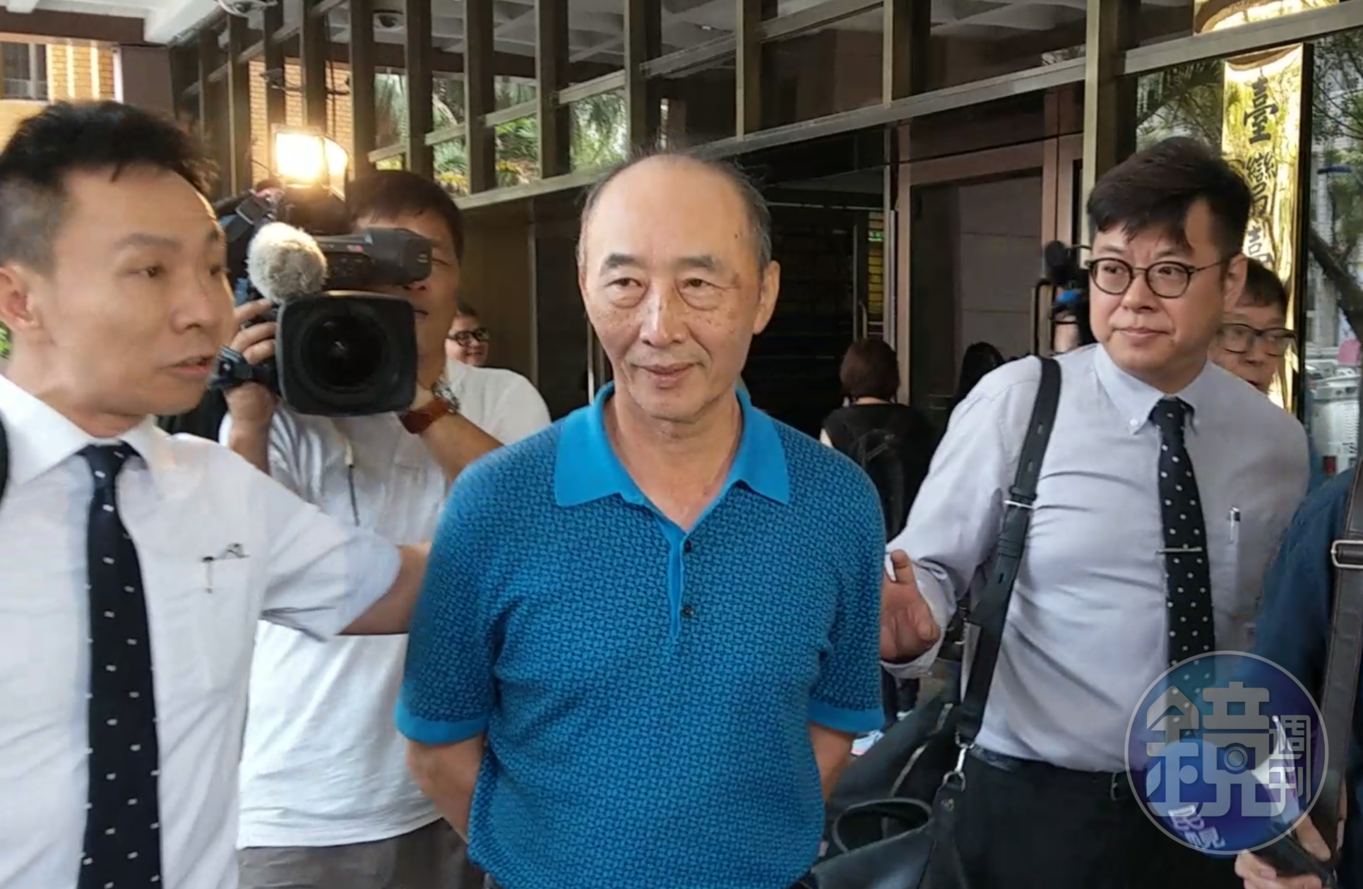 美麗華集團創辦人黃杏中過世後集團內訌,長子黃世昌出庭控告弟弟黃世杰涉偽造文書等罪。