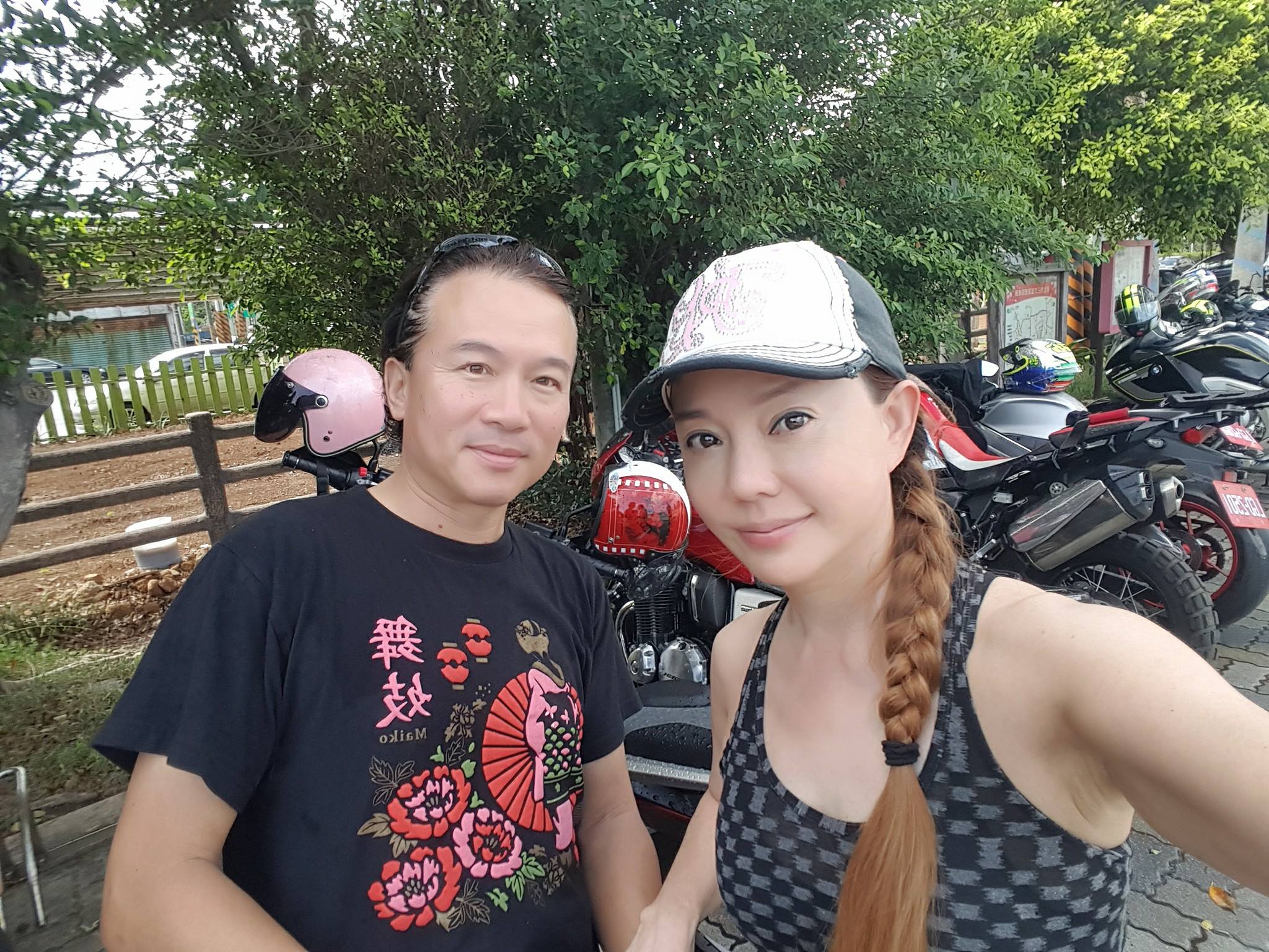 孫鵬與狄鶯為兒子孫安佐官司，耗費心力。（翻攝自狄鶯臉書）