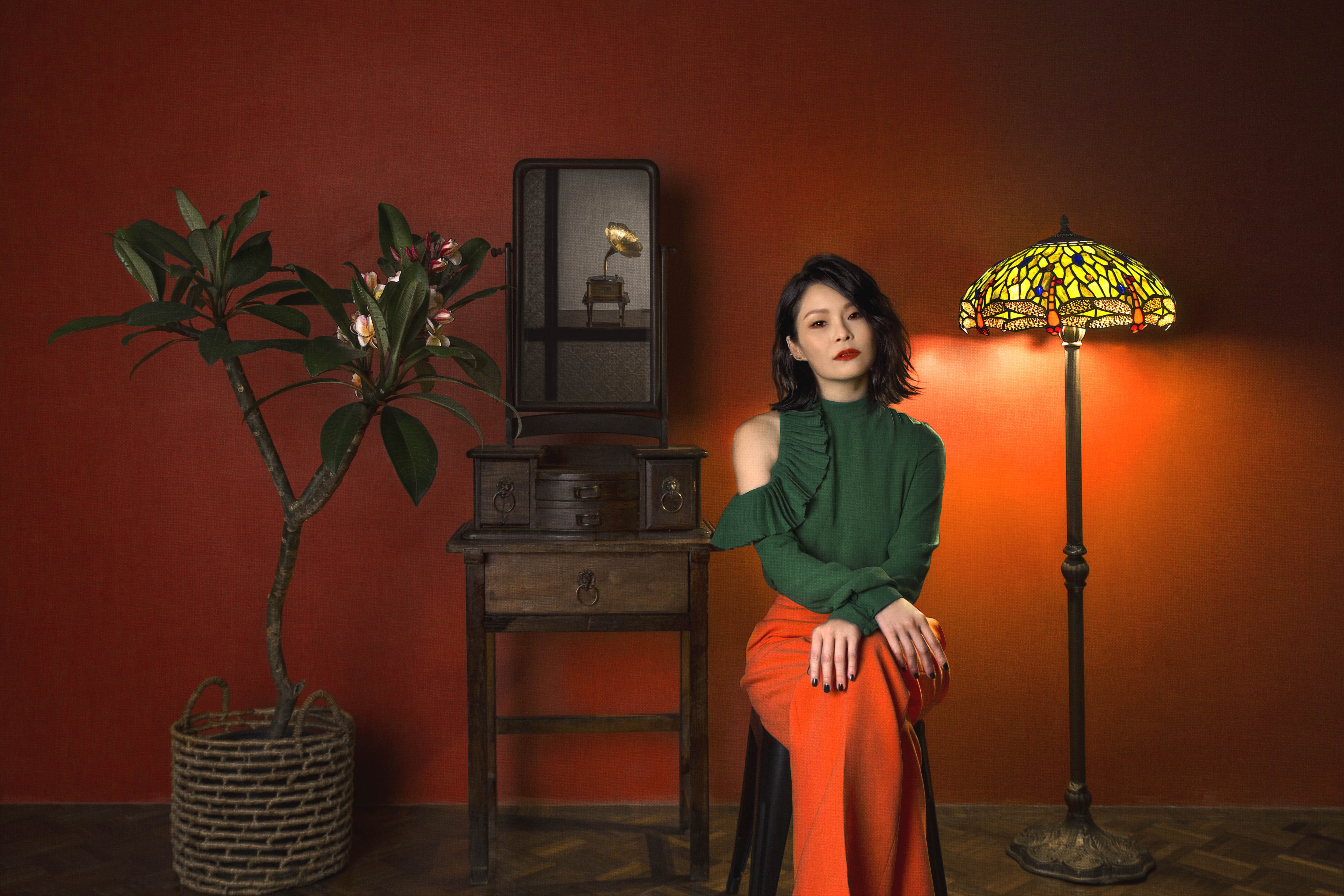 周蕙剪掉長髮，以新造型推出個人專輯《不被遺忘的時光》。（華研提供）