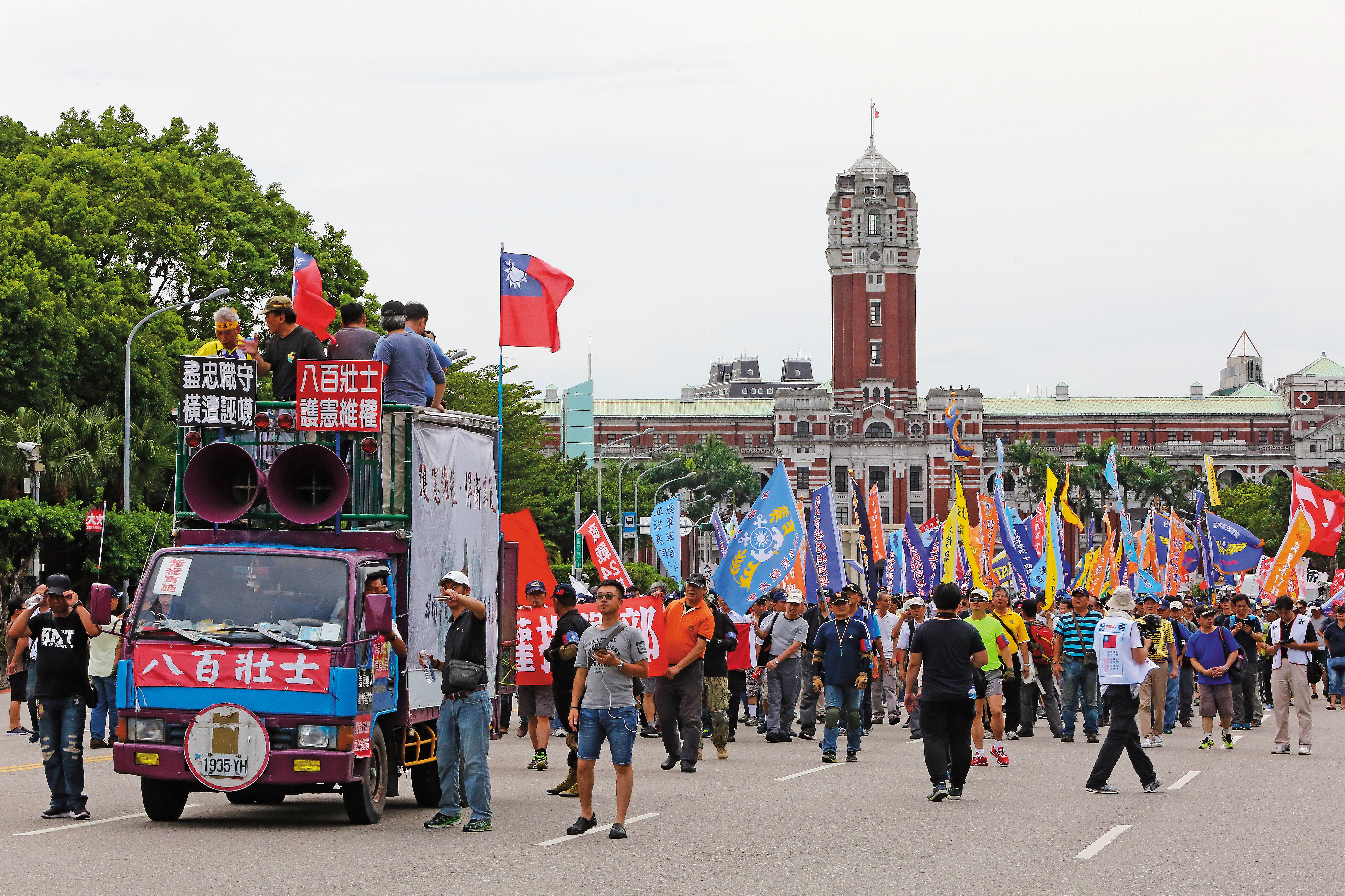 反對軍人年改團體走上街頭抗爭,但陳建仁認為,社會上的衝突面並不大。