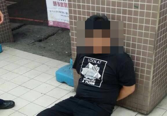 胡嫌落網後被移送。(翻攝畫面)