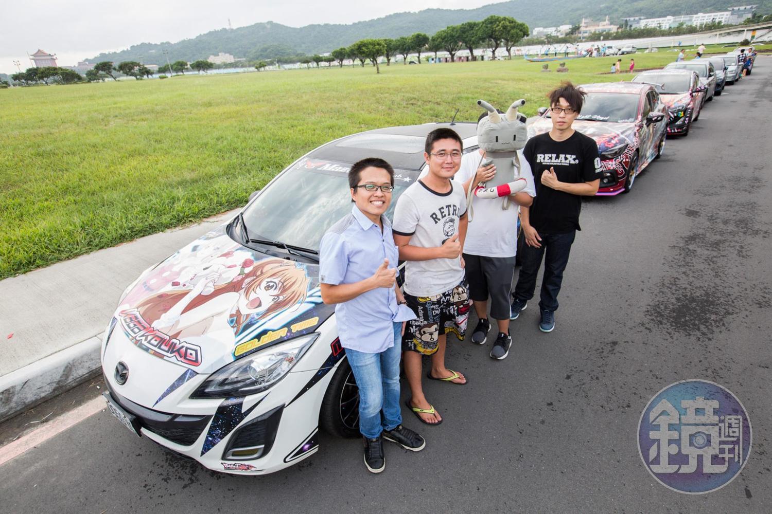 台灣痛車以機車為主,汽車較少,在路上很容易吸引路人目光。