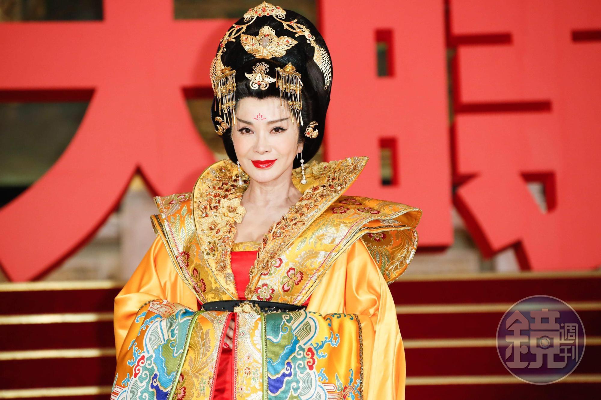 陳美鳳這次光是要訂製服裝,民視就花費了50萬元。
