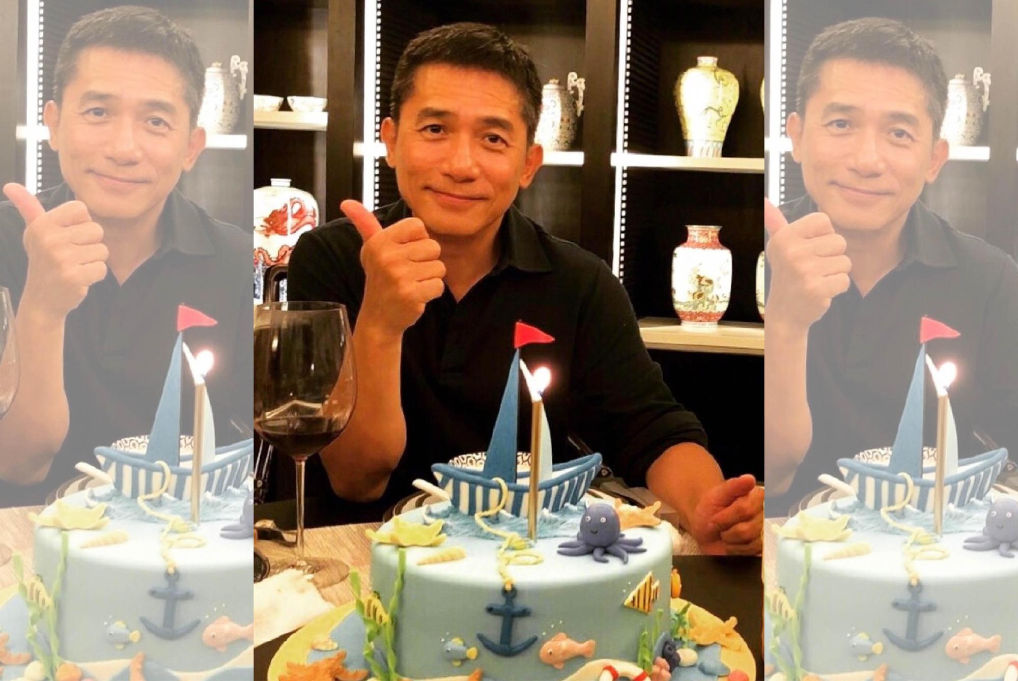 劉嘉玲為老公梁朝偉慶祝生日,送上1個帆船造型的生日蛋糕。(翻攝劉嘉玲微博)