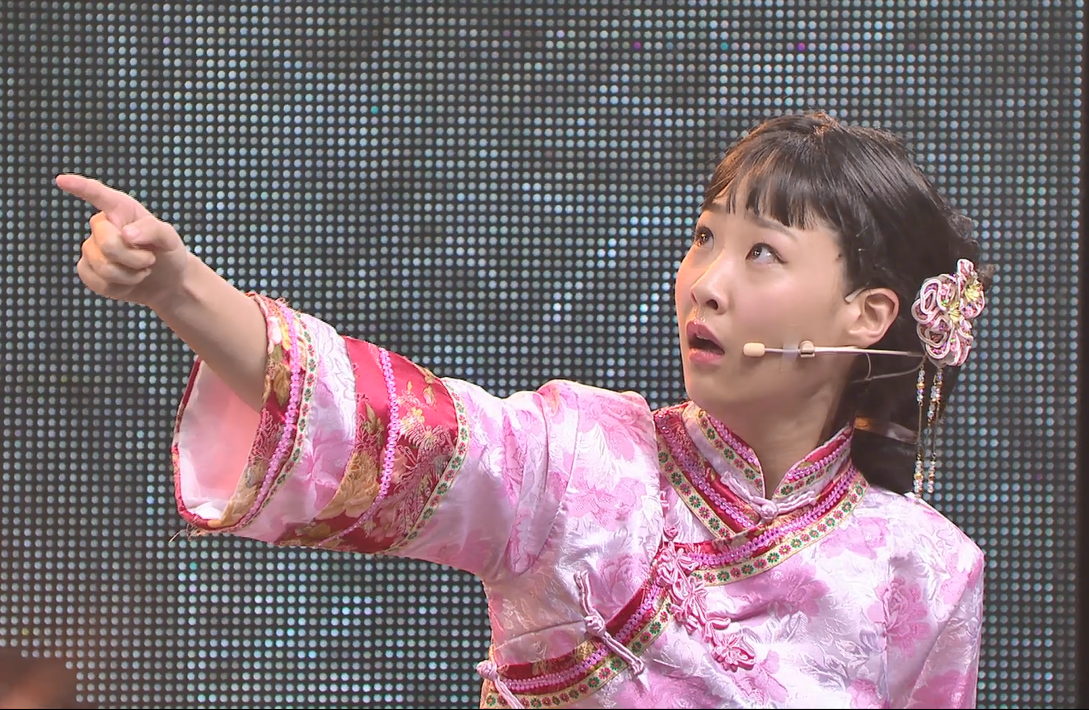 女學員朵朵演出賣力，但被吳宗憲嫌太矯情，惠英紅也認為過度用力。（TVBS提供）