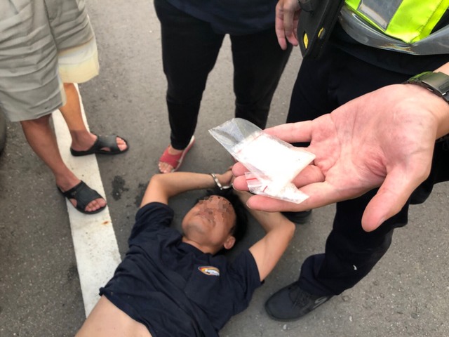 男子被捕後警方搜出毒品。（警方提供）