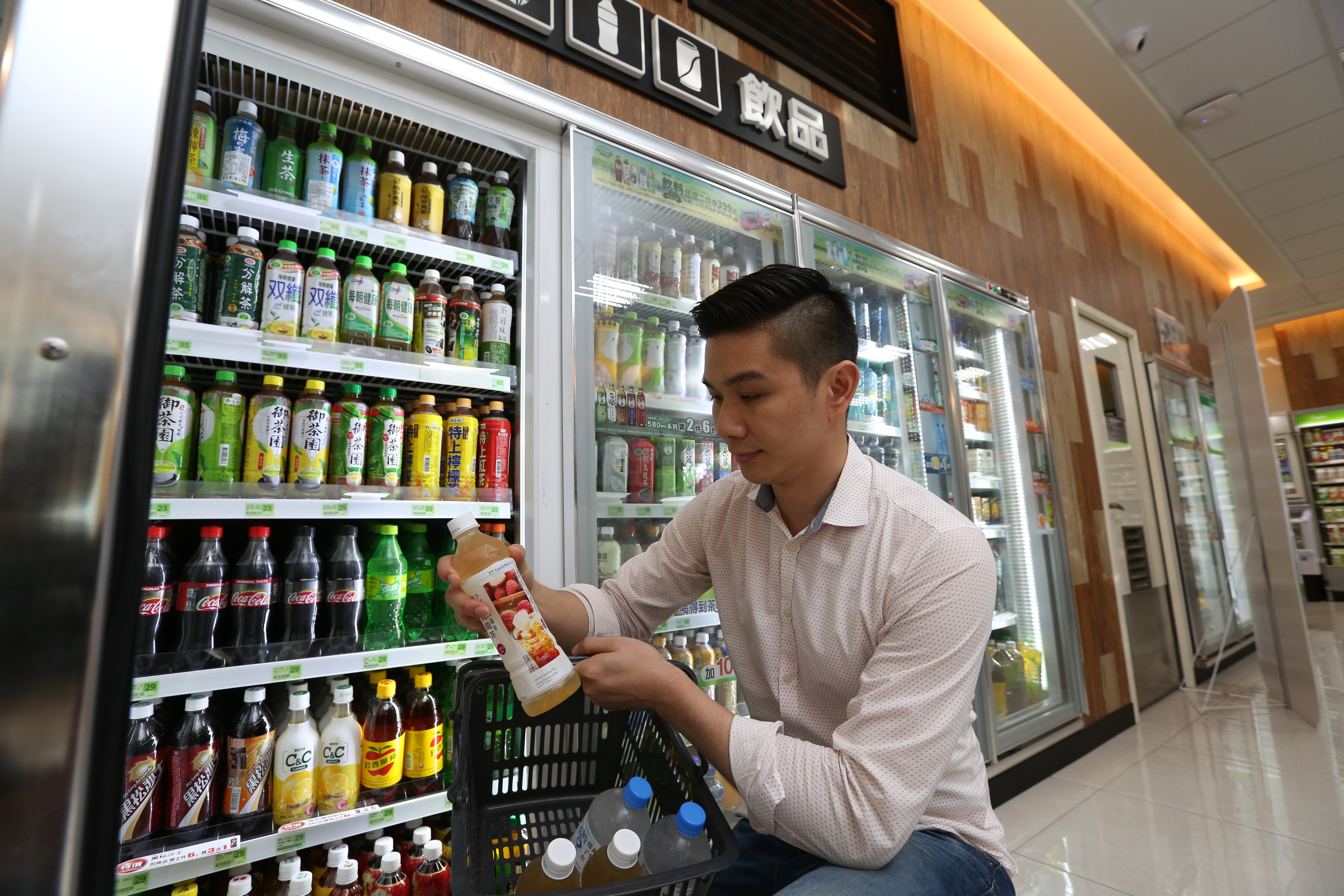 夏天旺季，食品股成了盤面上相對亮眼的族群。