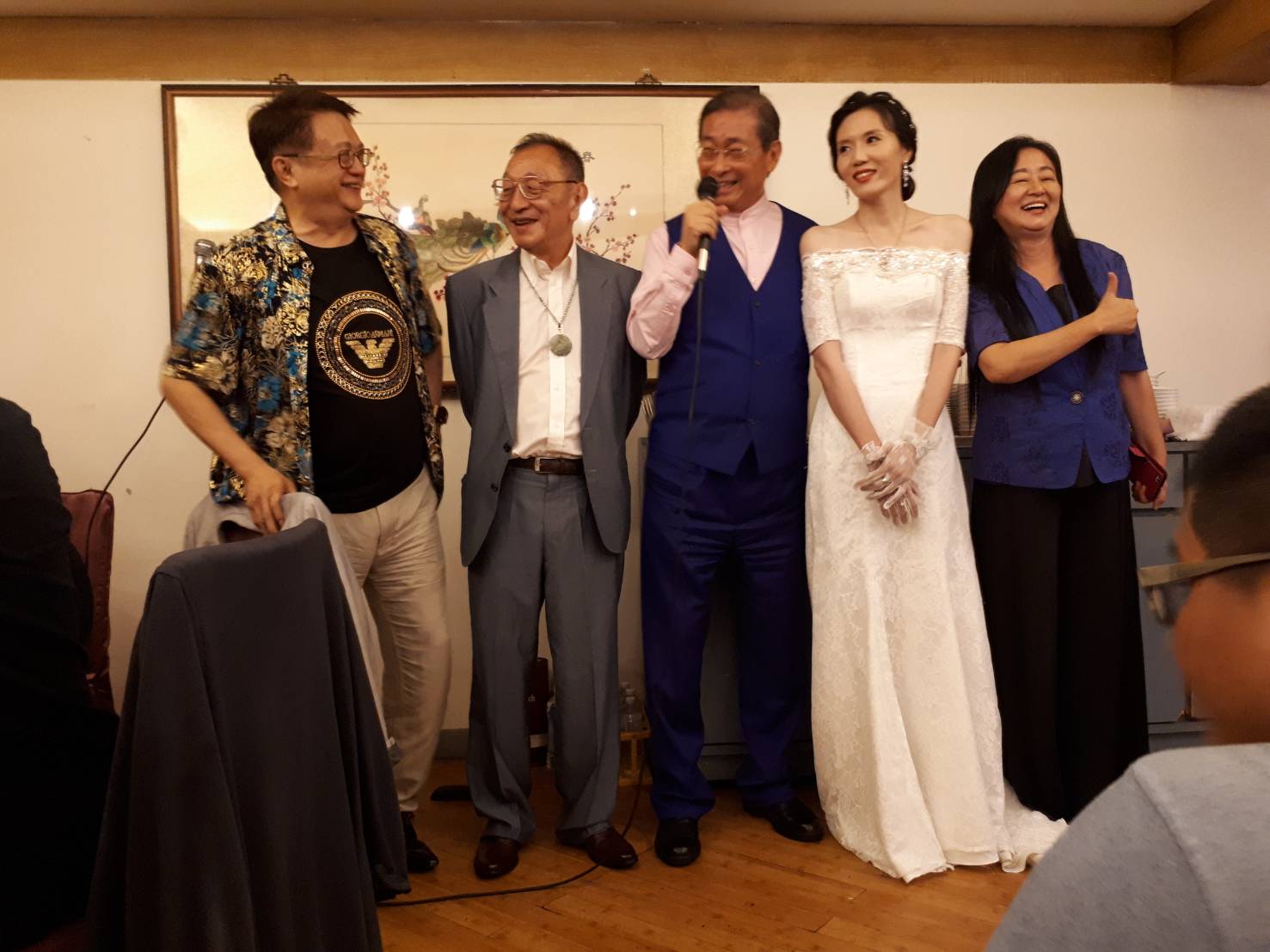 統促黨總裁張安樂（中）替董念台夫妻證婚，美食家梁幼祥（左1）擔任婚禮主持人。