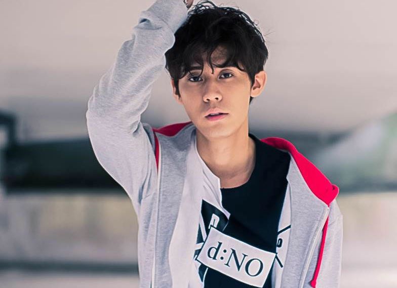 李玉壐到直播台暢談近況及演唱新歌。（娛樂嘿新聞提供）