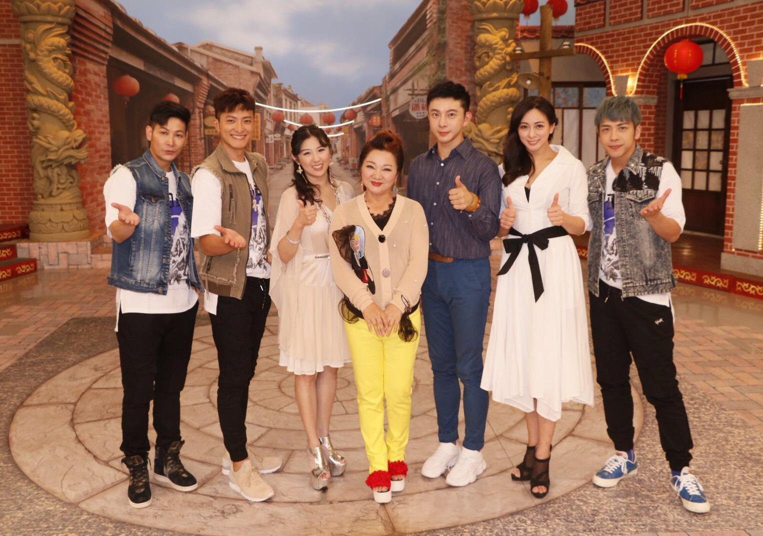 李婷宜與陳孝志上《冰冰SHOW》,宣傳網劇《我們的故事》。(圖/陳孝志提供)