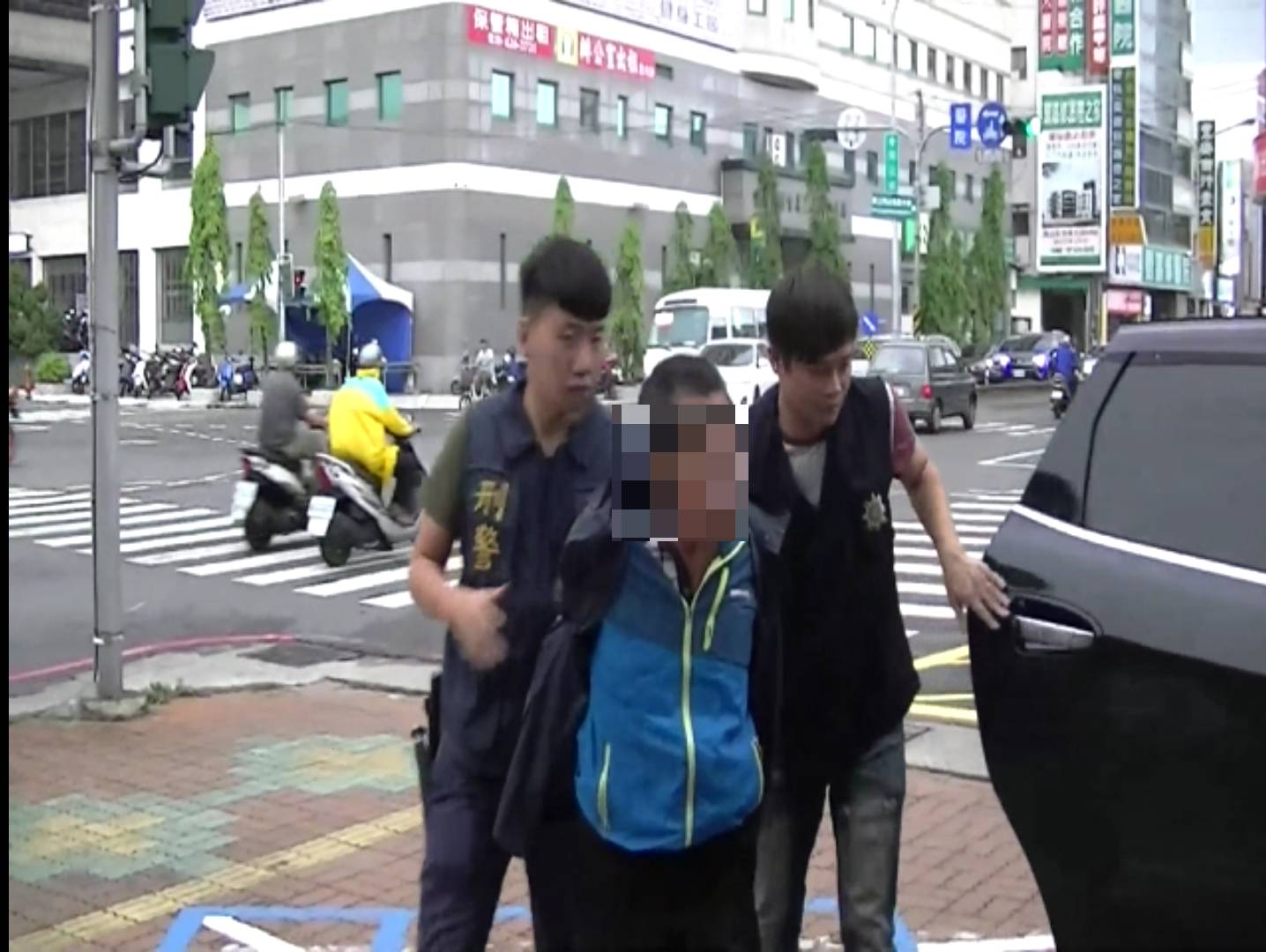 警方在昨天下午5點多在台南逮捕王男，他初步坦承行凶。（警方提供）