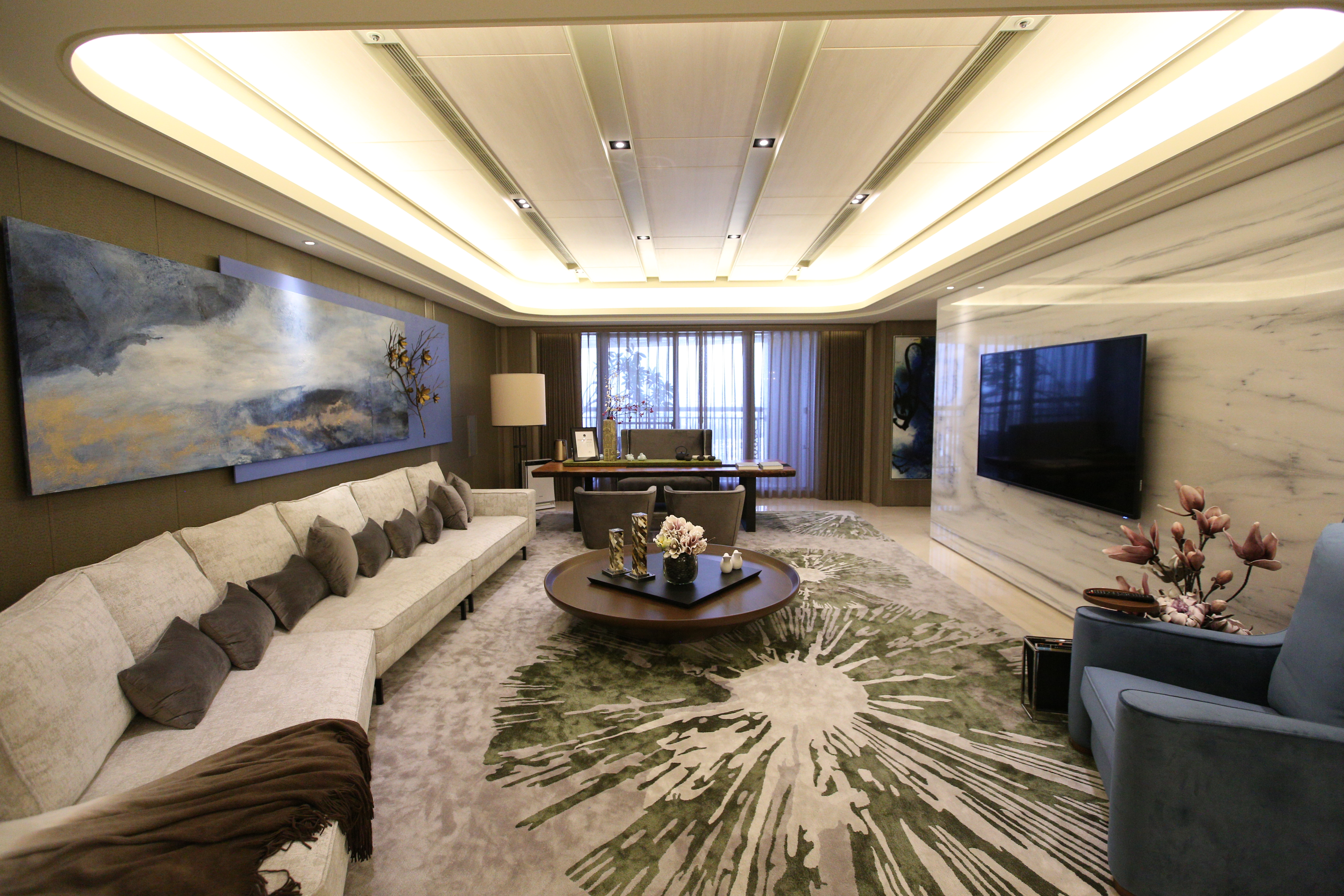 台中帝寶頂樓220坪總裁行館以為企業主設計的招待所規格打造，要價近2億元。