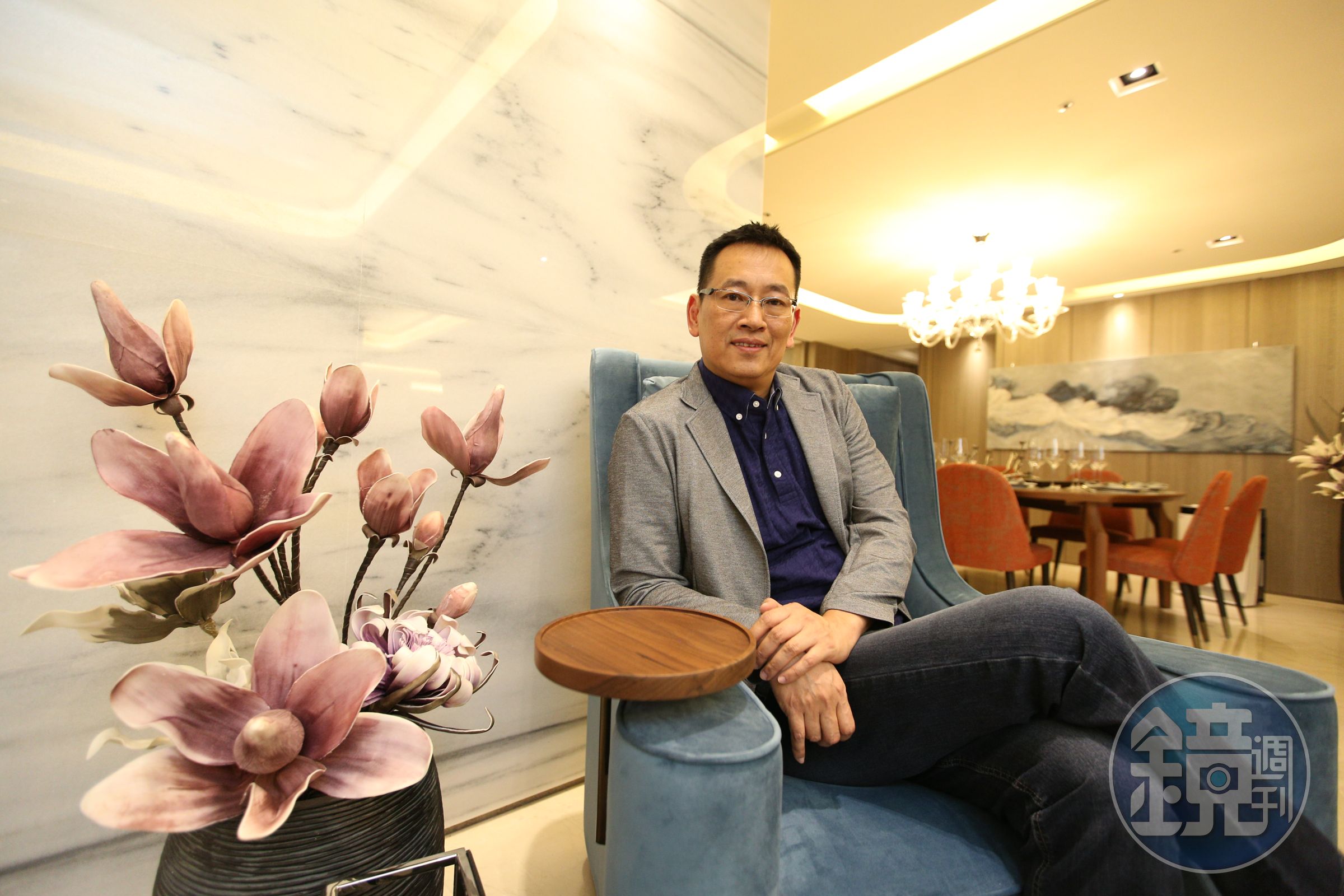 台中帝寶的公設門廳都由豪宅大師王勝正操刀，為了保有一致性，總裁行館室內裝潢也是由他設計，裝潢費用約2,800萬元。