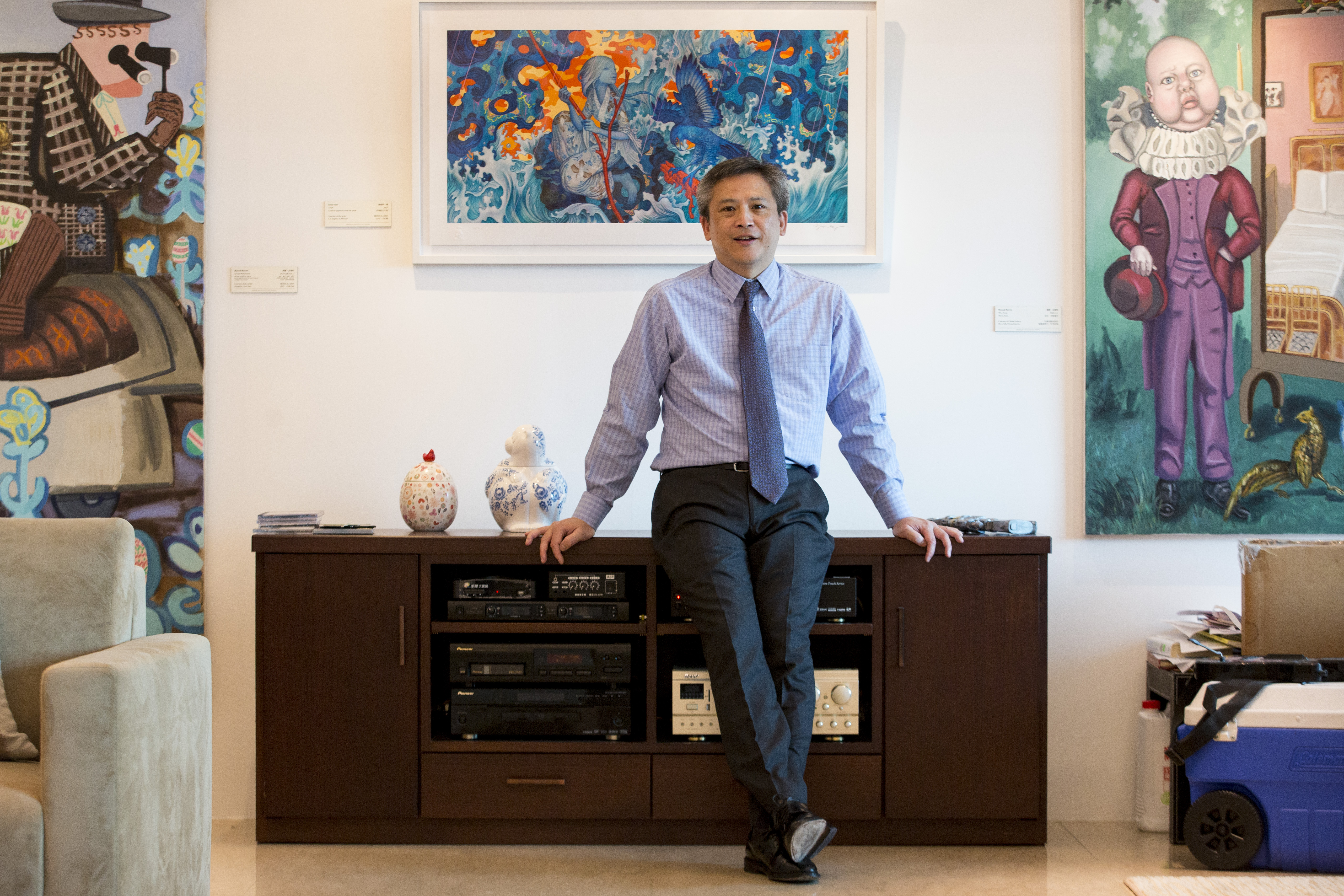 梅健華與夫人陳舲舲都喜好文學與藝術，兩人曾合拍短片介紹官邸中多幅現代畫。