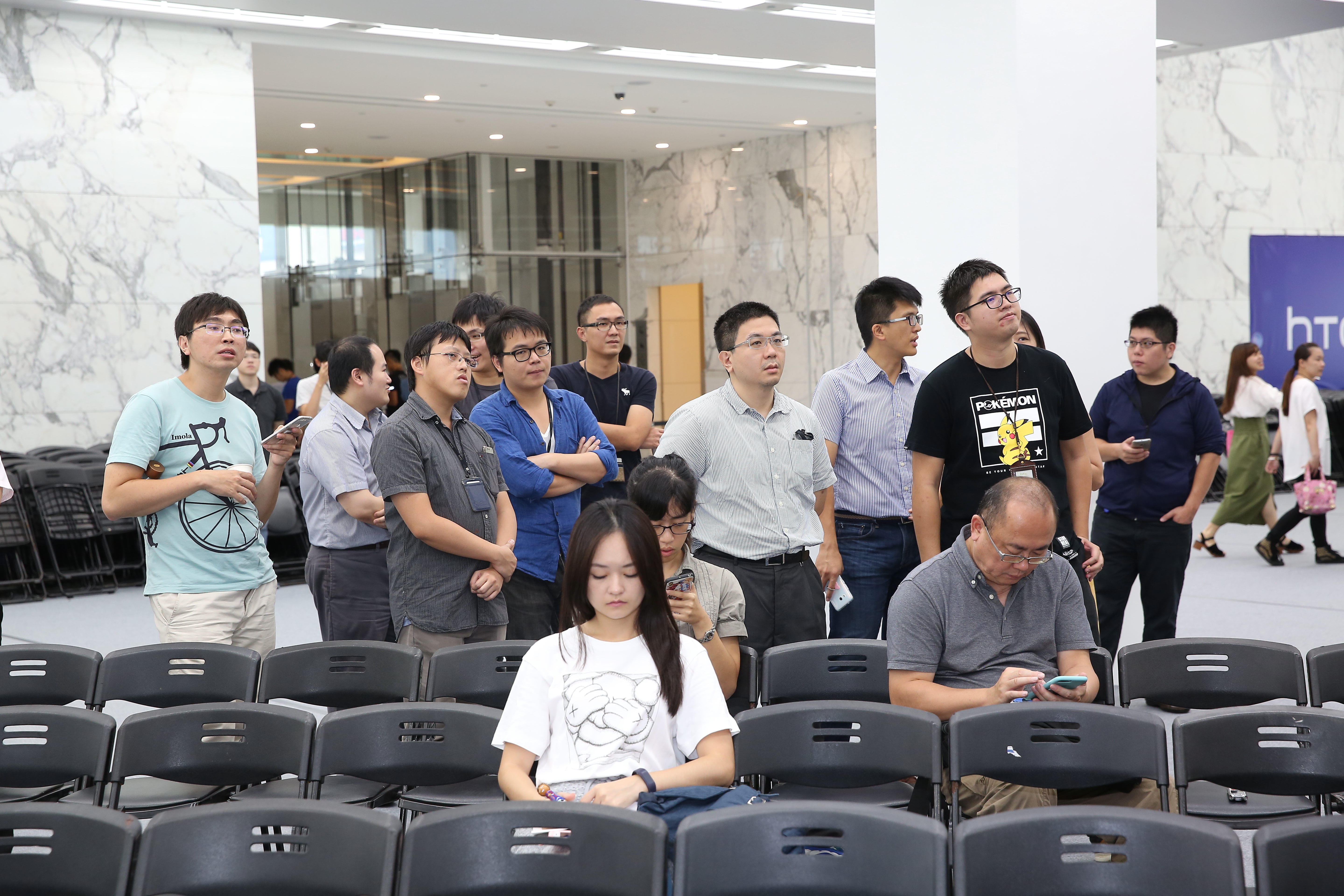 宏達電已向桃園市政府勞動局提出大量解僱勞工計畫書，將依據勞動相關法令規定及程序辦理。