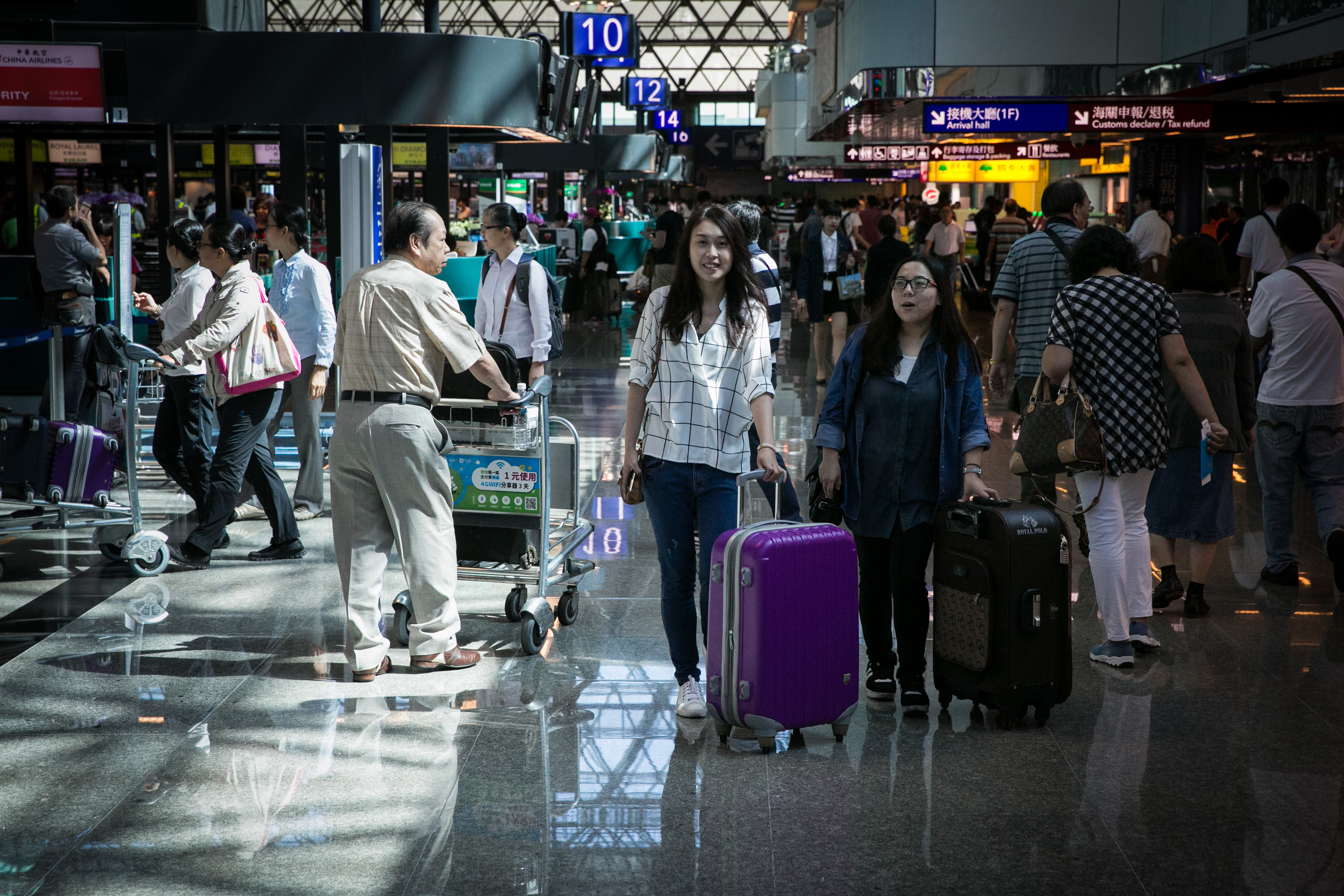 行政院人事行政總處公布2019年政府行政機關辦公日曆表，總放假天數為115日，民眾不妨從現在開始著手安排明年假期。（本刊資料照）