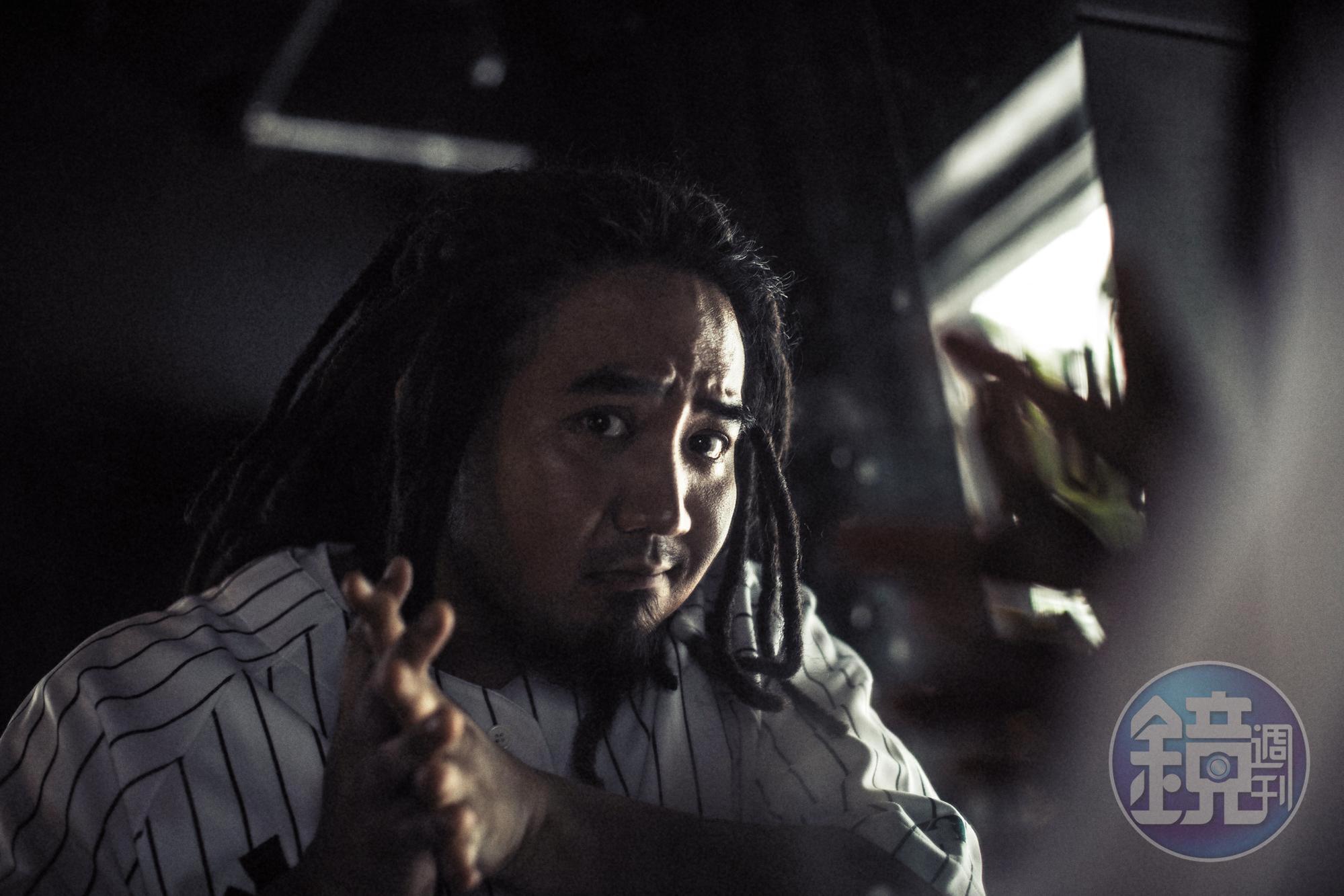 常有人跟Matzka反映歌詞不入流，但其實已經很隱晦了，「你要看我們第一版寫的歌詞，那個，太精采了！」 