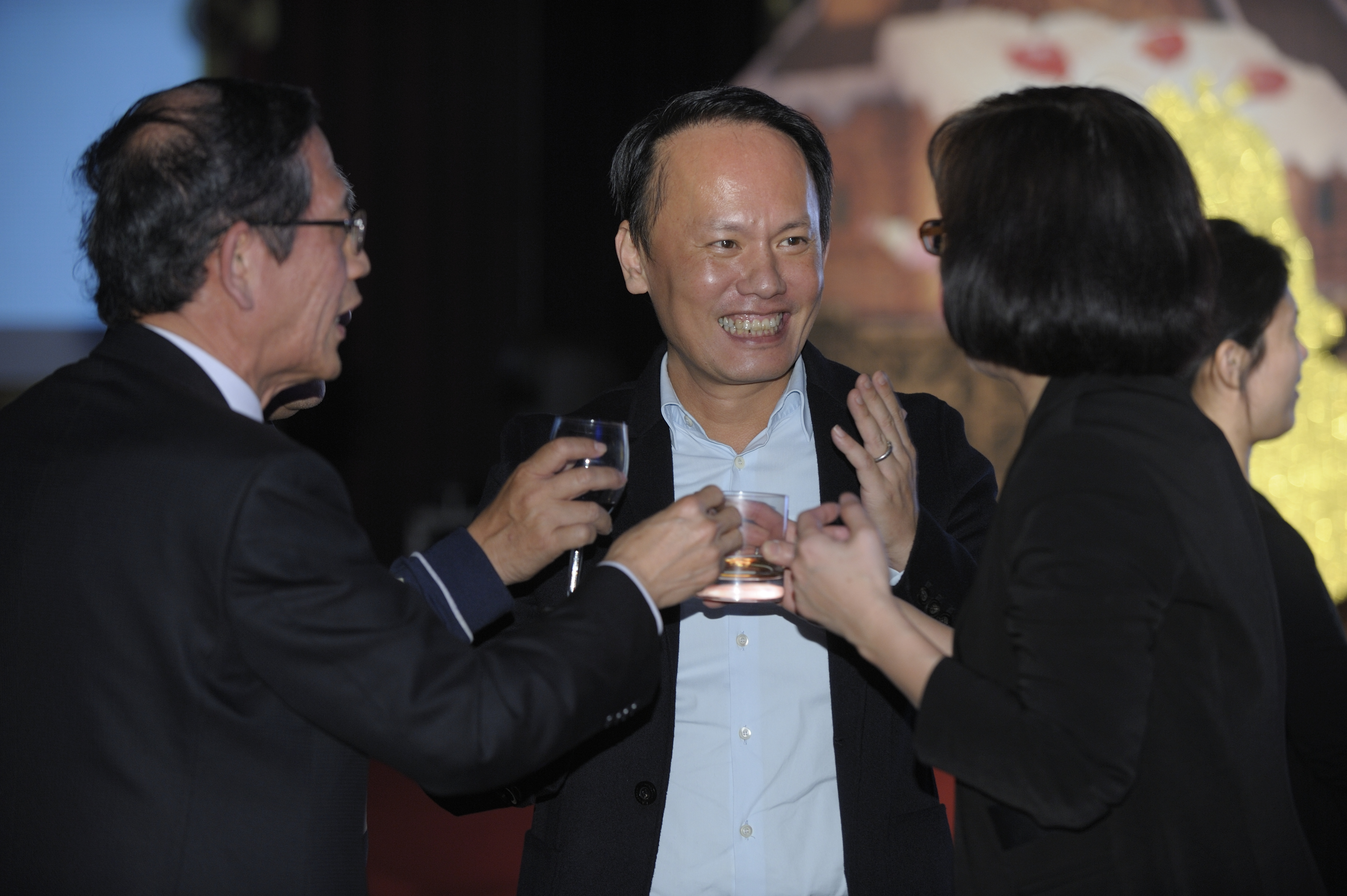 泰山詹家股權分散，其中，詹岳霖、詹晋嘉家族等合計至少1成股權，是關鍵第三方。