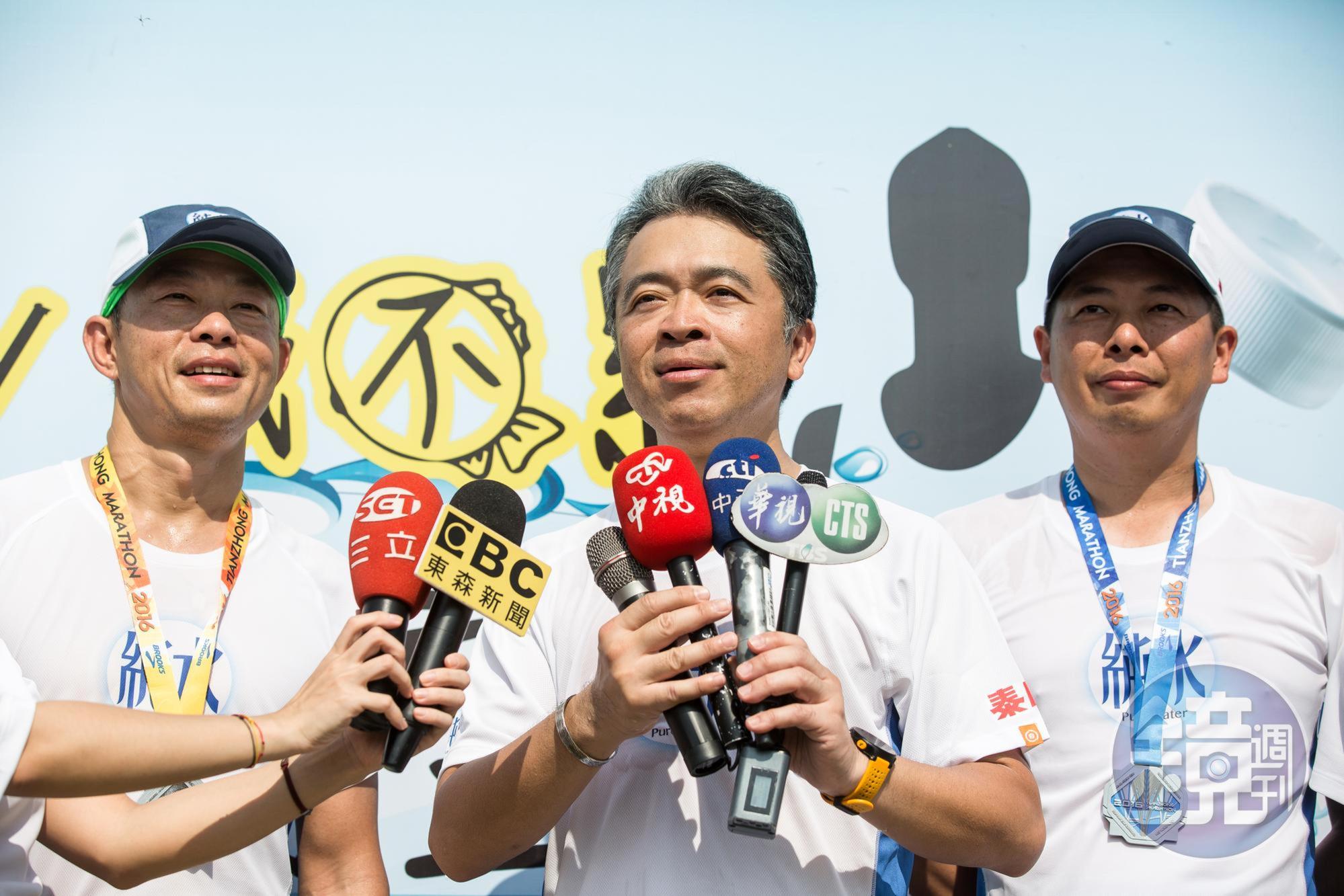 若詹家整合成功大團結,公司派持股可達4成。