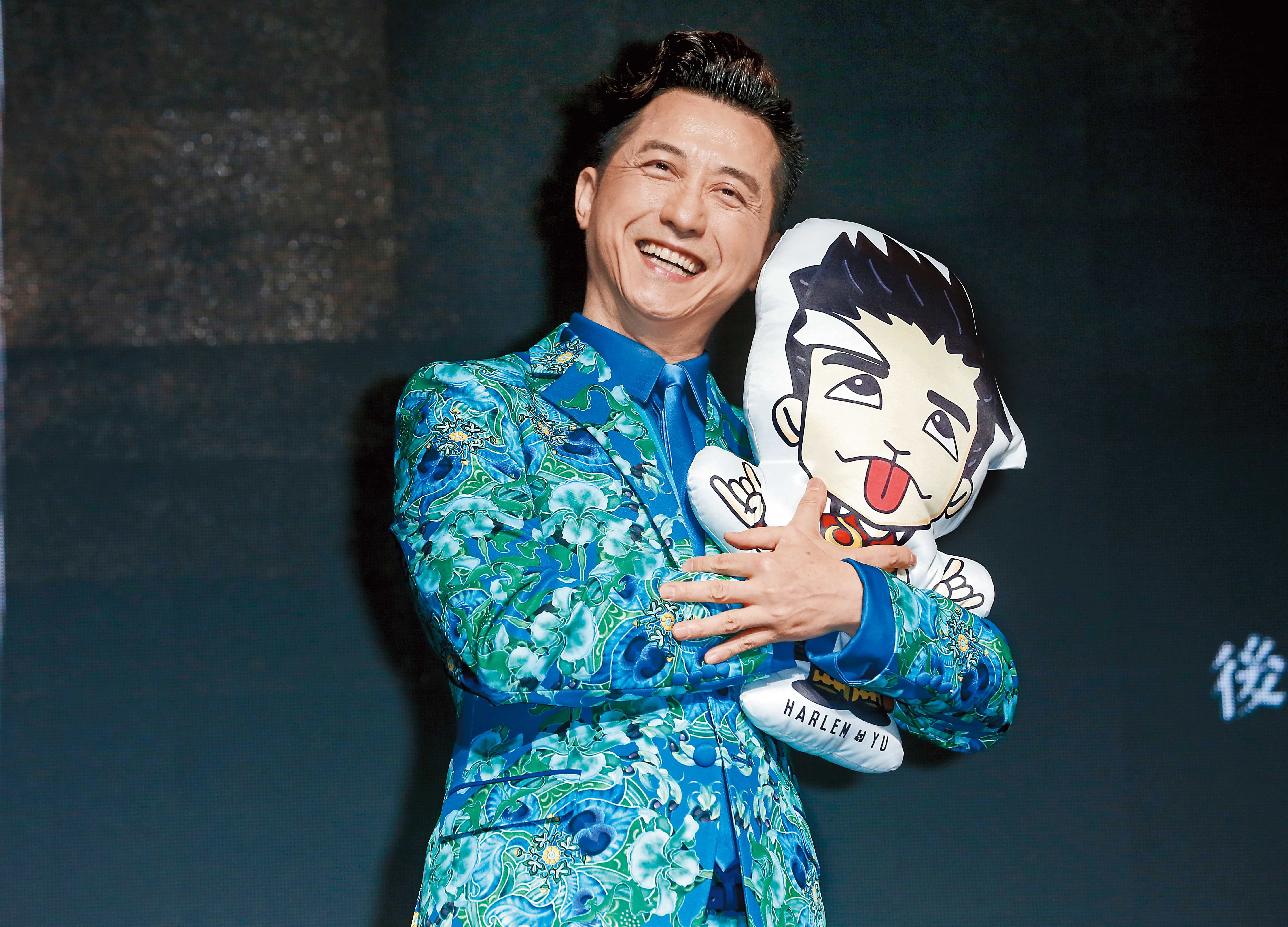 跟張嘉欣交往、結婚、生子之後，哈林已經很久沒再「奇葩臉」，去年推出《猴喜翻》專輯，曲風特別。