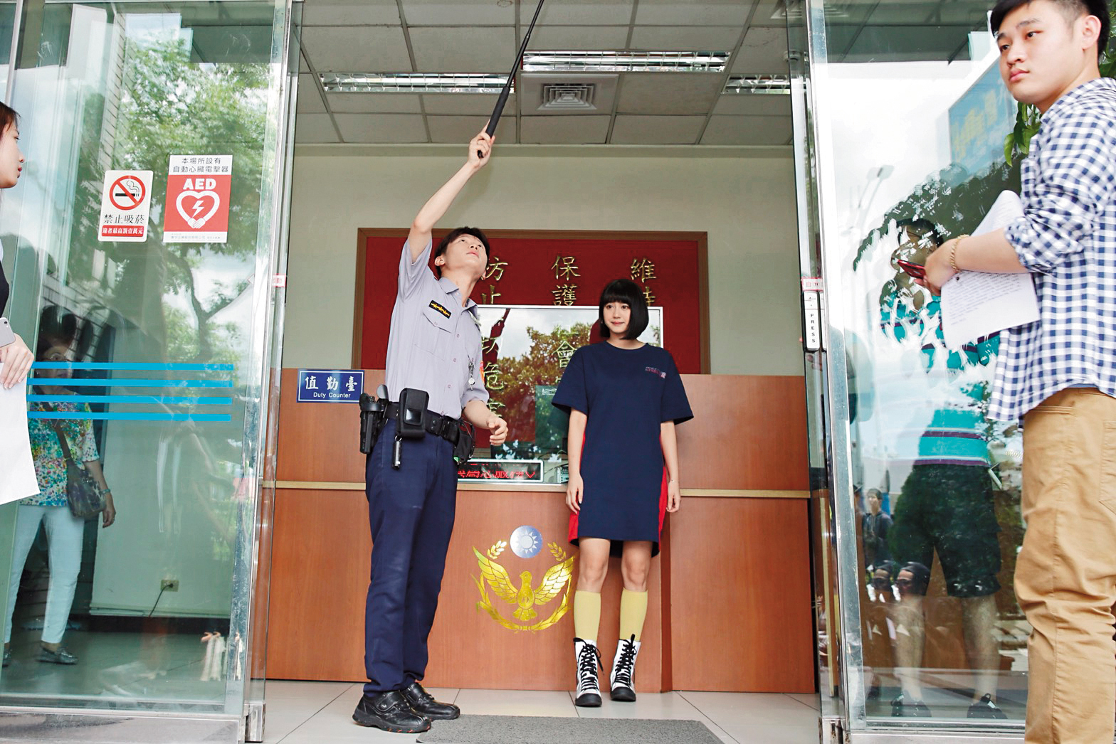 21歲的四葉草從網路爆紅，成名後負面新聞也不少，日前IG遭駭客盜帳號，發文及追蹤粉絲全都消失，氣得她2日上警局提告。