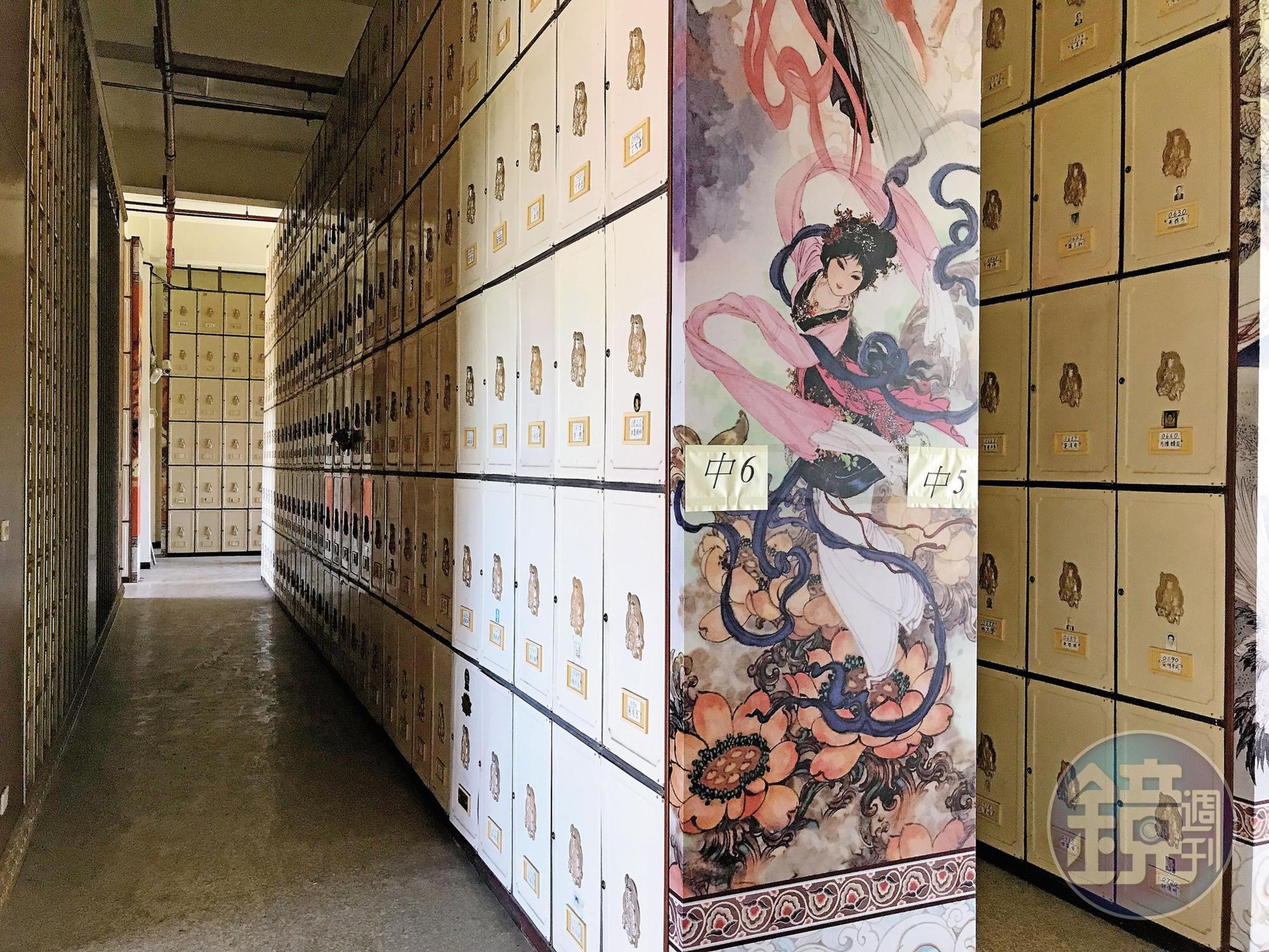 歸園納骨塔傳出「一塔雙賣」，許多塔位有骨灰甕、卻沒有立帳資料。