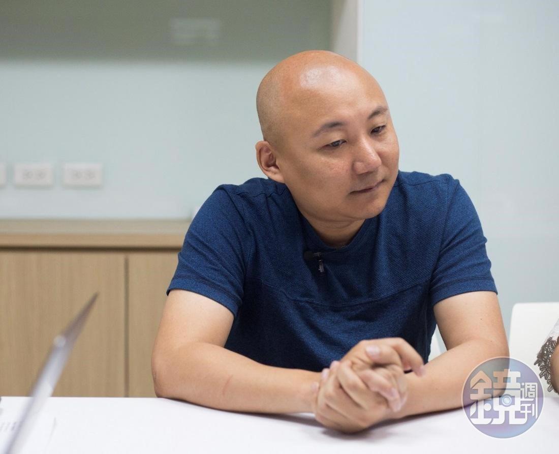 《與神同行》漫畫原著周浩旻接受《鏡週刊》專訪，坦言對續集電影也十分期待。
