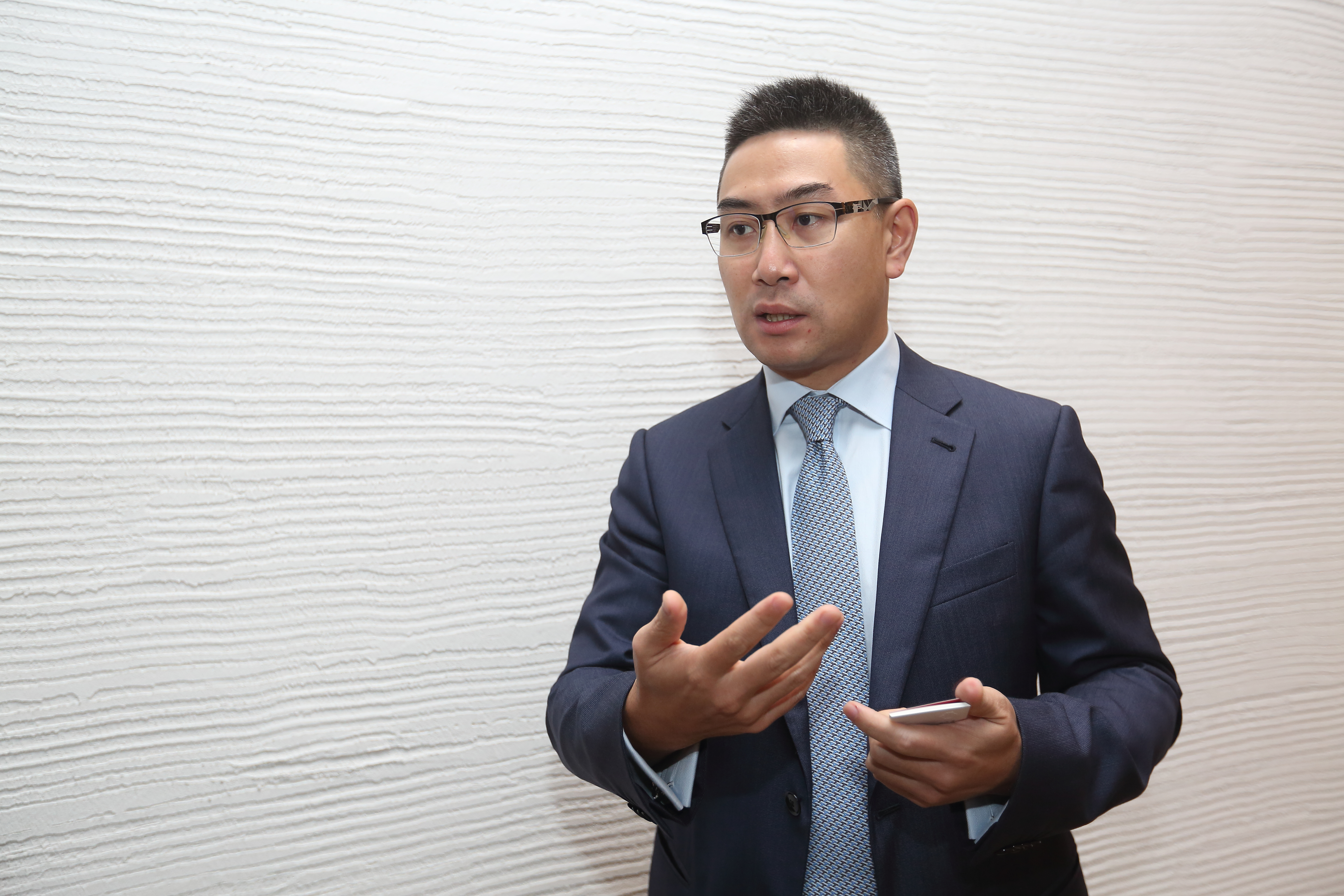 寒舍由二代蔡伯翰接手，擔任董事長。