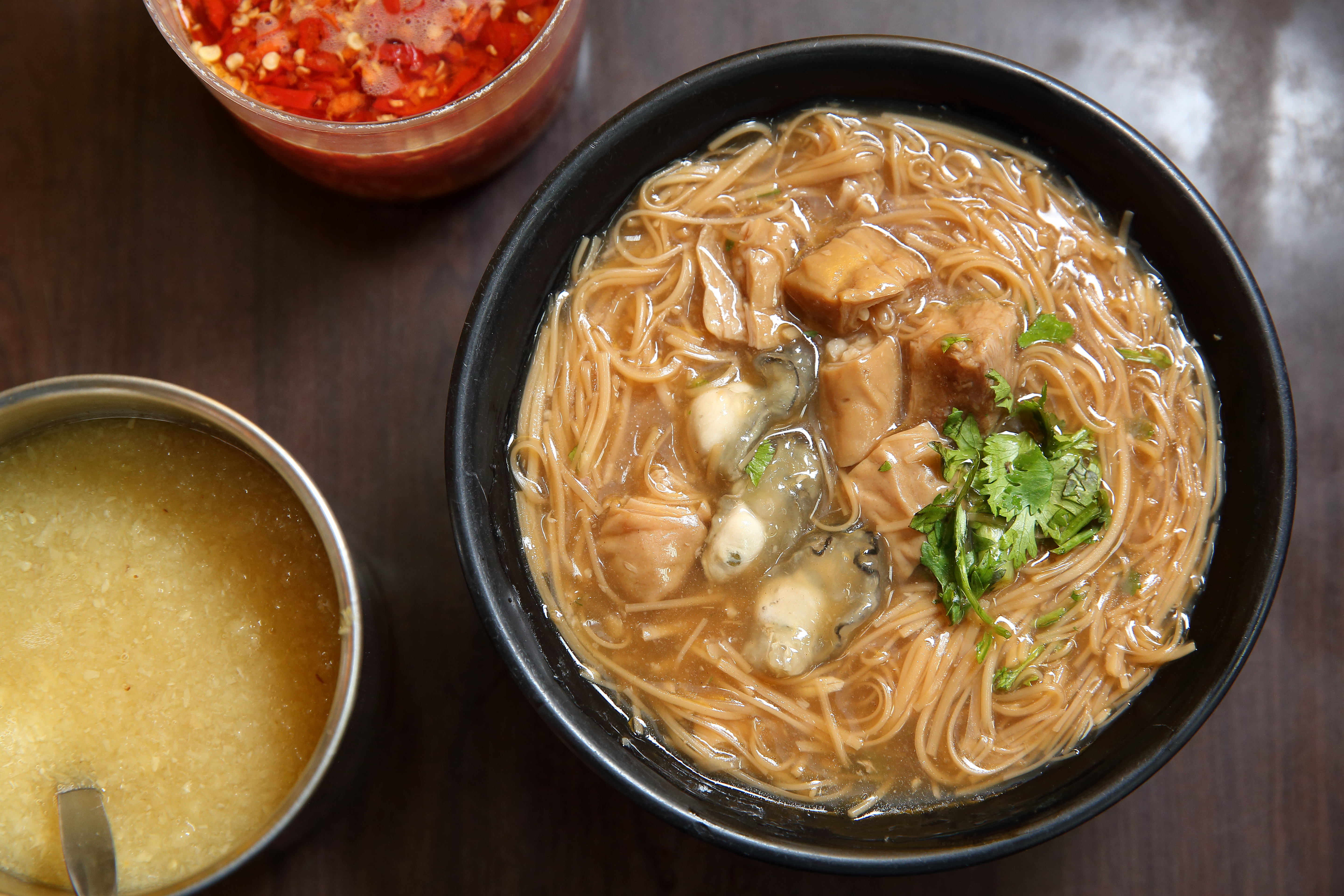 料好實在的黃金麵線，是陳富泉從國外出差回台最想念的小吃之一。