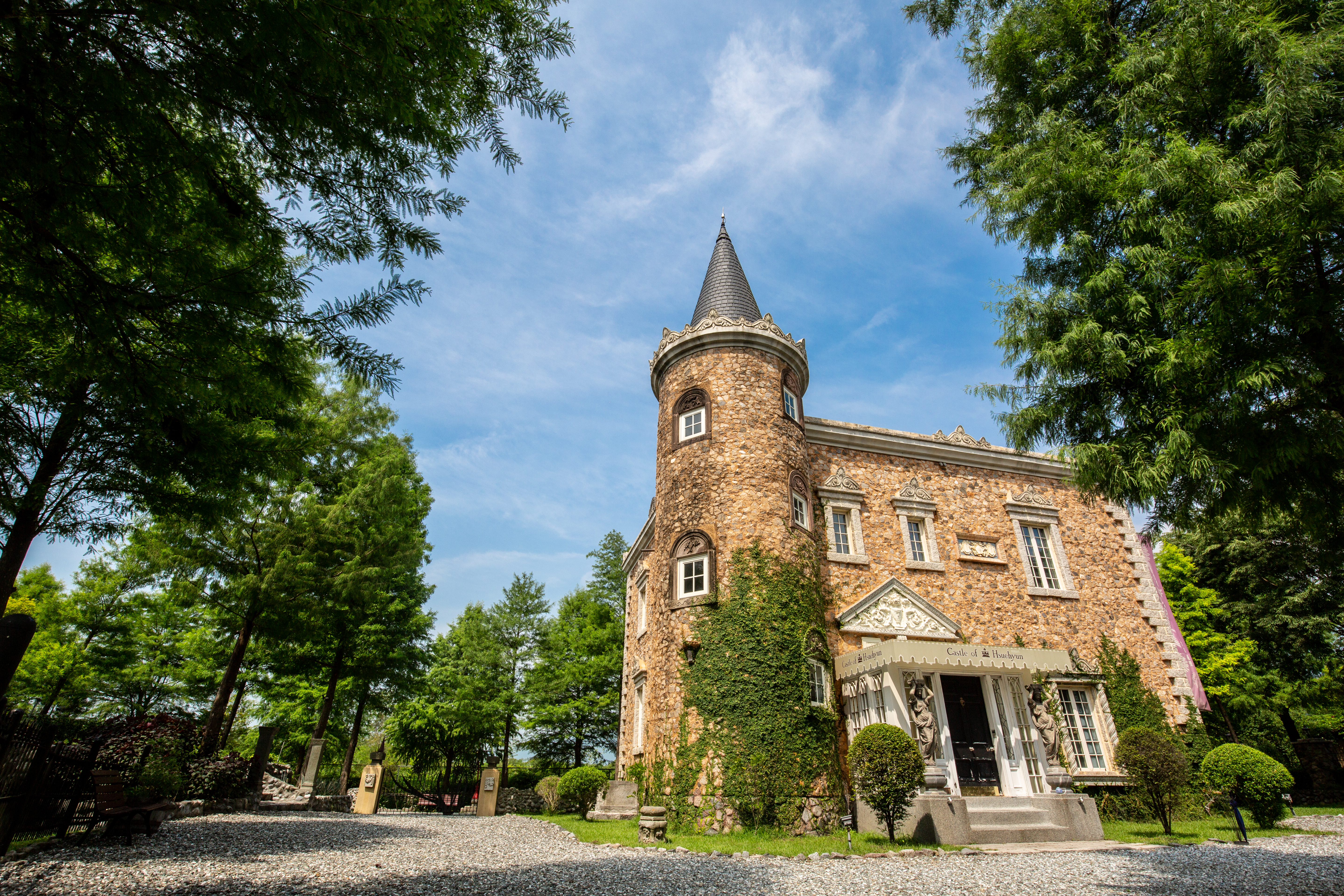 外觀氣派有如歐洲貴族般的「雪雲城堡」。
