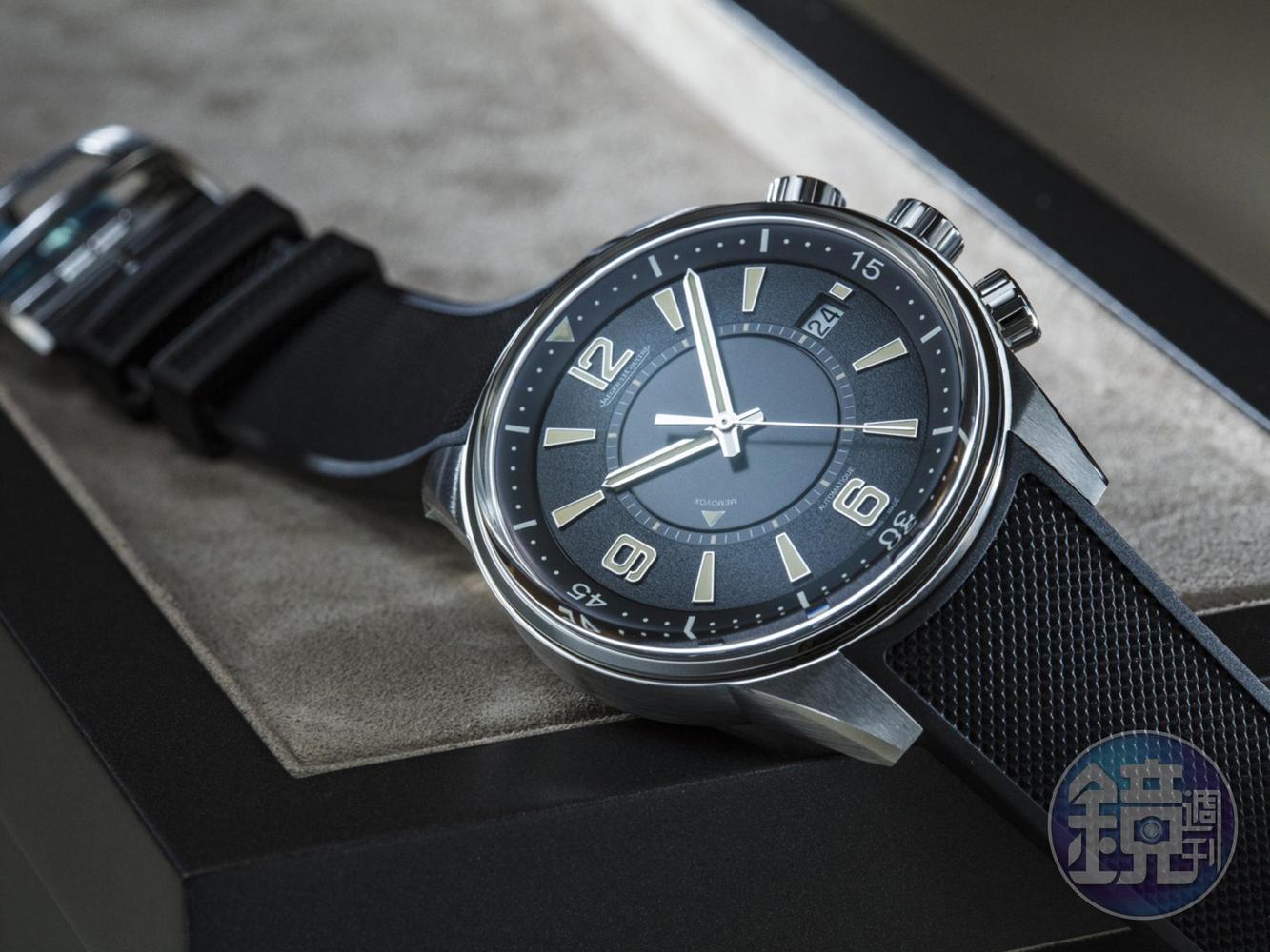 《JAEGER-LECOULTRE Polaris Memovox》積家以1968年的Memovox Polaris極地響鬧腕錶為基礎，推出全新Polaris系列，目標是要成為現代男士可文可武的全方位日常時計之選。全系列有多種功能，而最值得下手當然是這款Memovox響鬧錶，原汁原味，最具經典意義。除了機芯與1950年代設計的首款自動響鬧腕錶機芯一脈相承，外型也承襲傳統，並有200米防水深度。限量1,000只。功能：時、分、秒顯示；日曆顯示；響鬧功能/機芯：自動上鏈機芯/定價：約NT$401,000