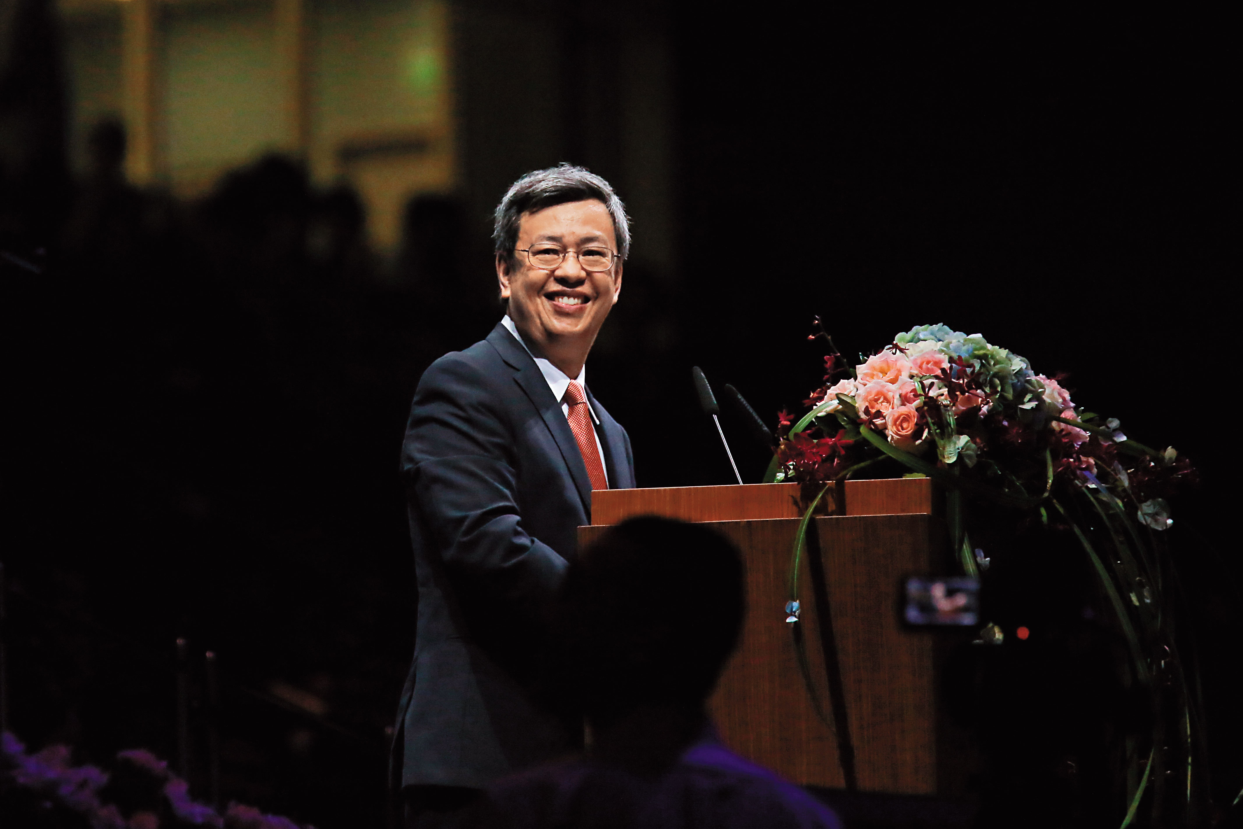 陳建仁是行憲後，首位以無黨籍出任的副總統，他同時也第一位信仰天主教的副總統。