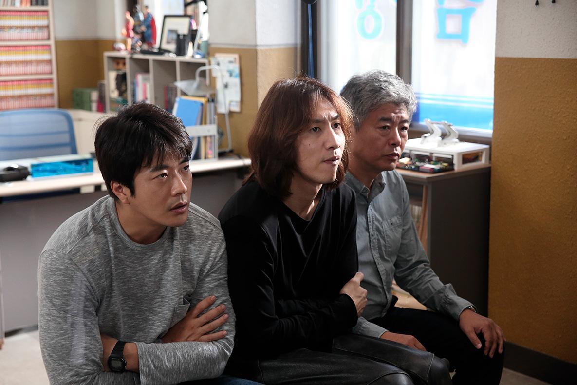 3位不同風格的男星權相佑、成東鎰、李光洙在《妙探事務所》發放笑彈,有望開拍續集。(車庫娛樂提供)