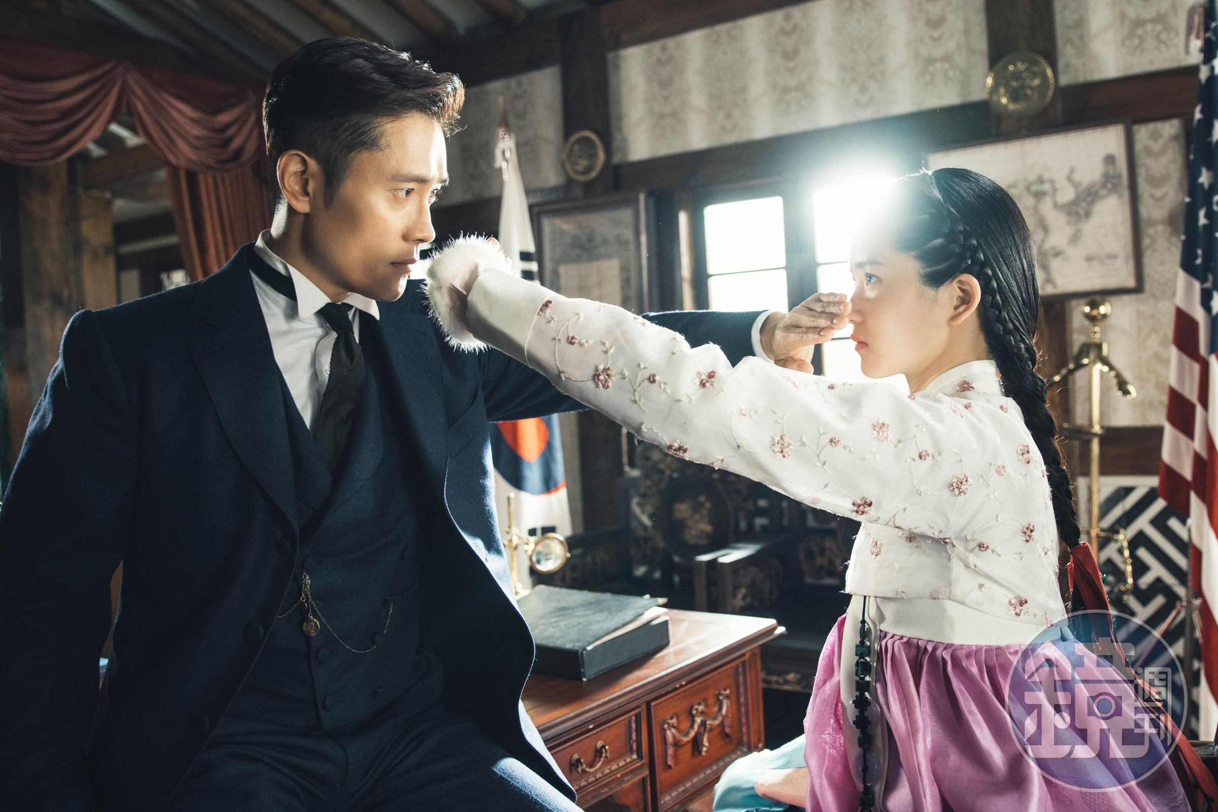 《陽光先生》李秉憲飾和金泰梨有許多精彩的對手戲。（NETFLIX提供）