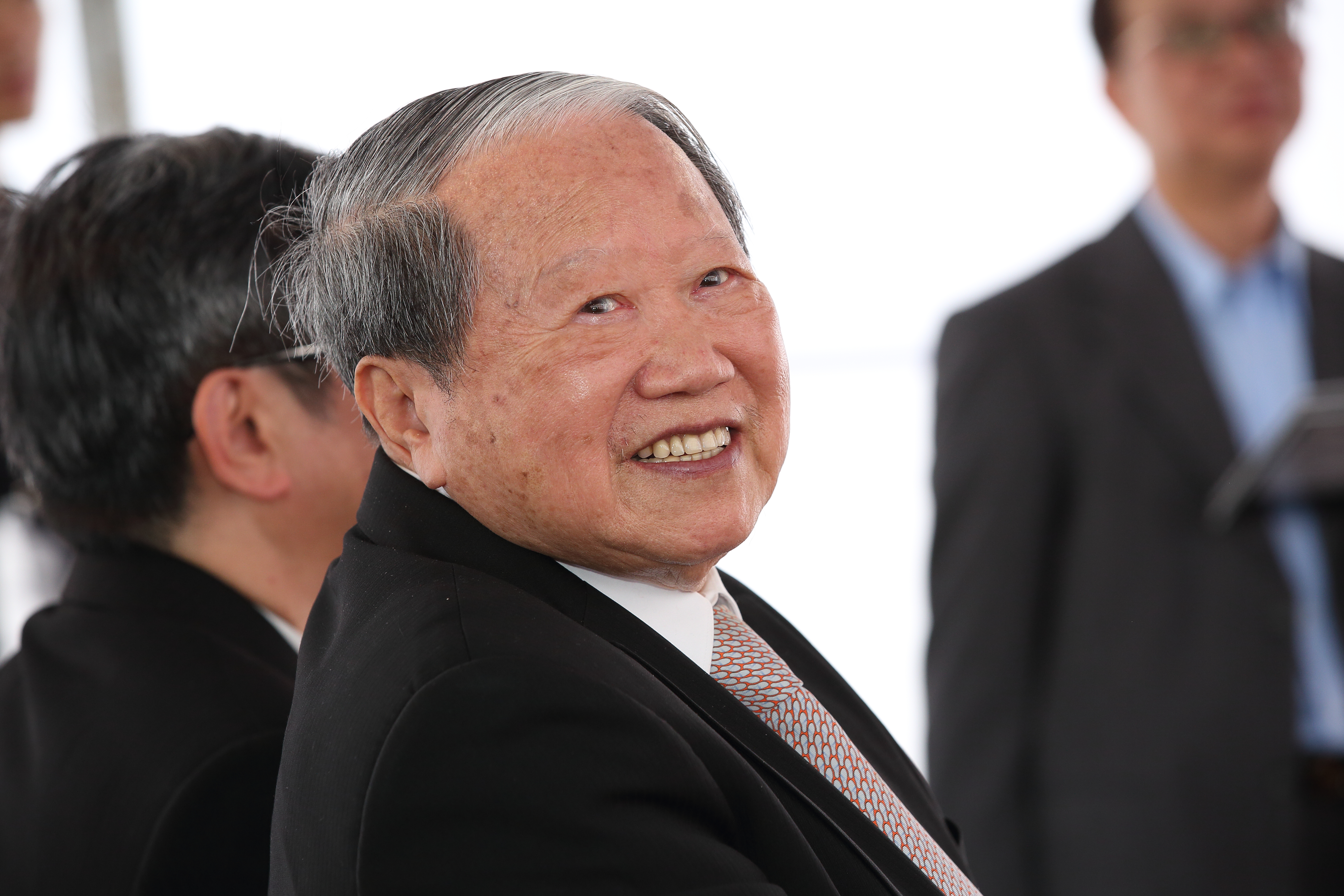 百貨龍頭SOGO經營權之爭，太設章家和遠東徐家纏鬥17年。