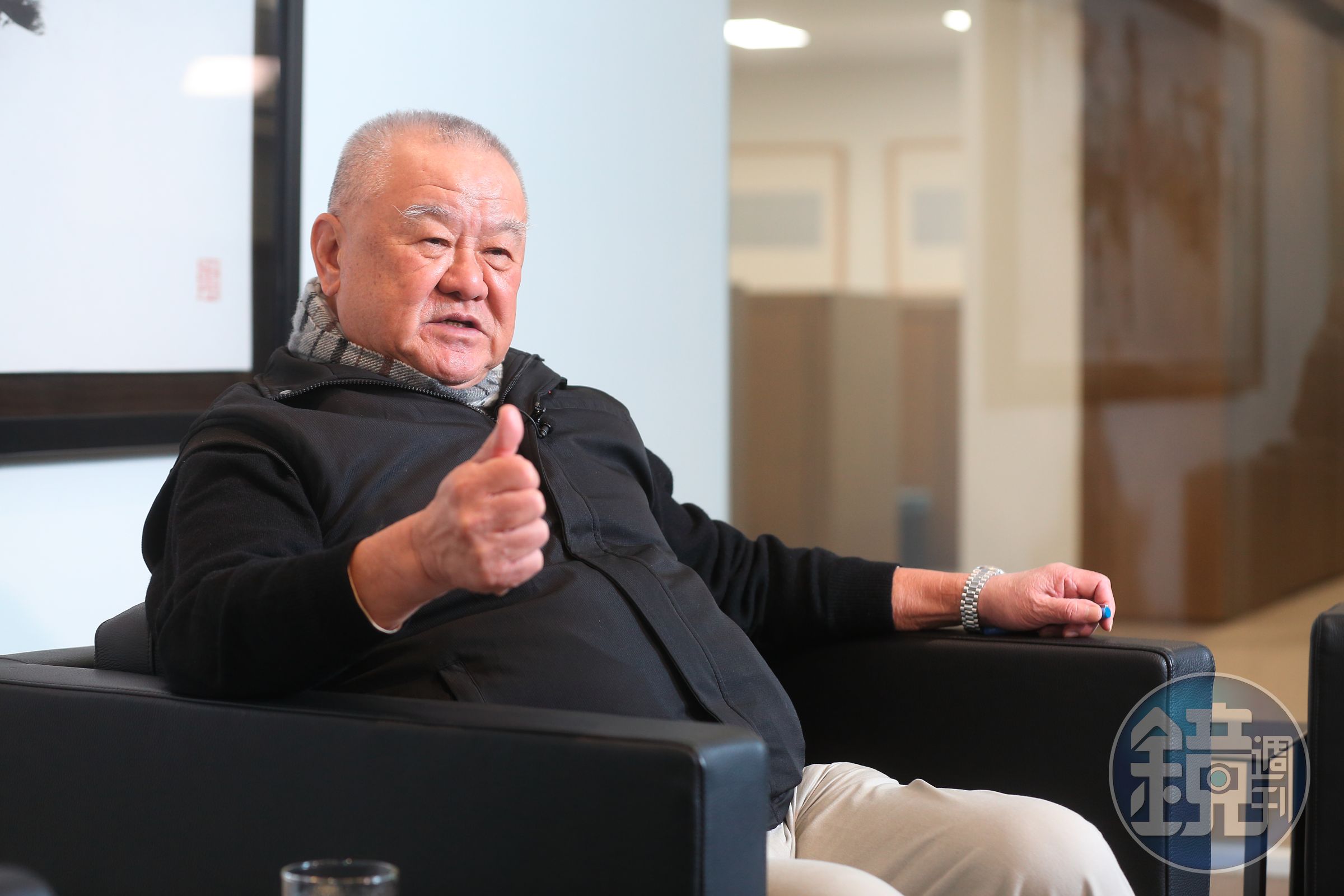 林伯豐認為，政府通過修法僅需3個月就可召開臨時股東會，時間實在太短。
