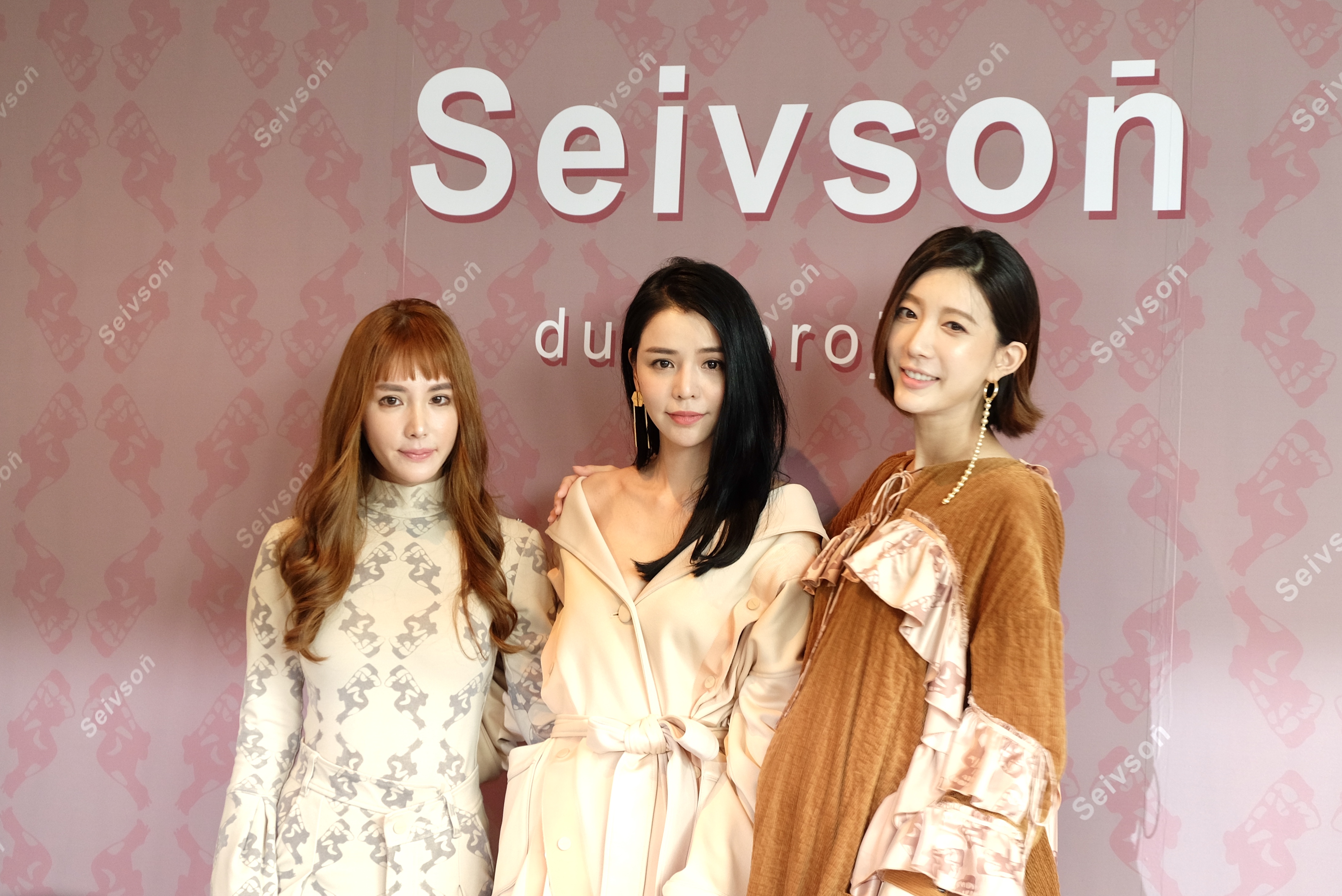 宋米秦和設計師申子芹共組雙人女裝品牌，和好友李毓芬出聯名系列「Seivson × Tia Collection」，李毓芬特地出席站台。（Seivson提供）