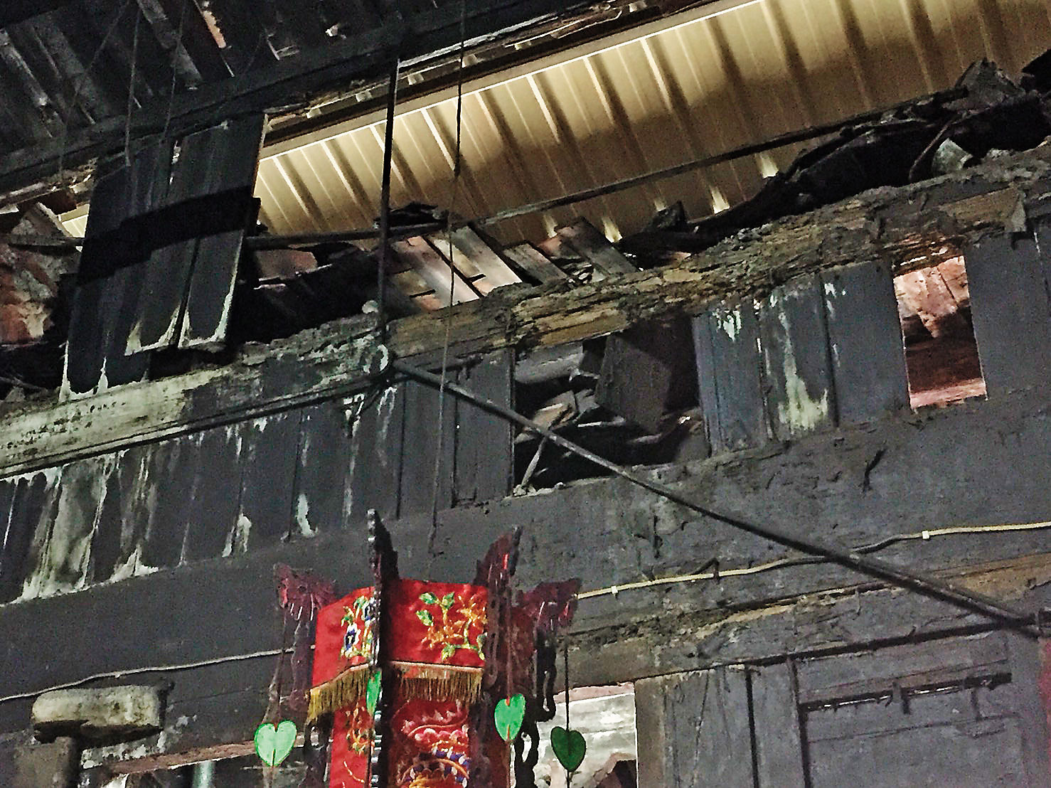 板橋迪毅堂被列為市定古蹟5年，至今仍殘破不堪宛如鬼屋。（議員何博文提供）