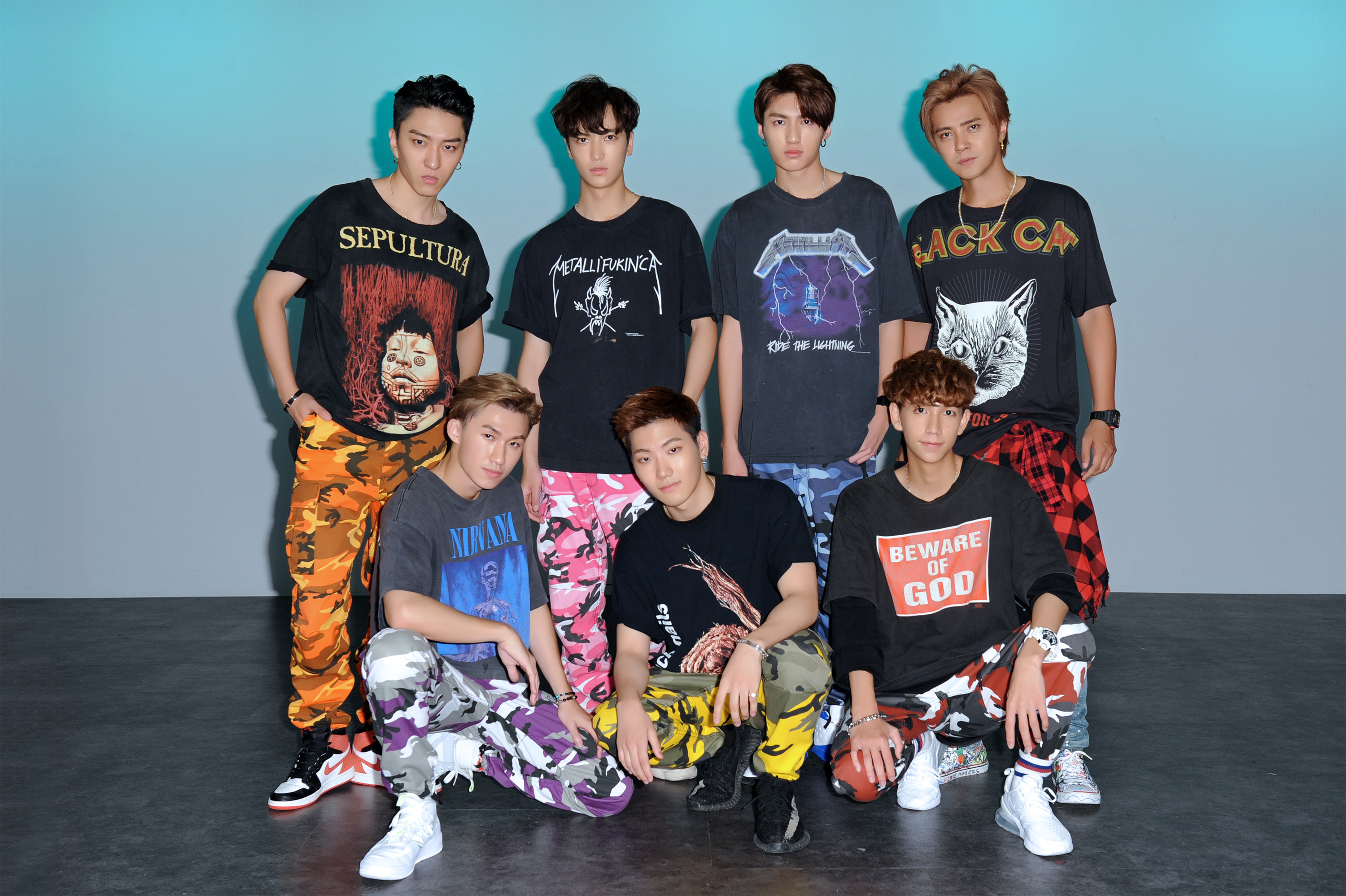 羅志祥與男團C.T.O合體入鏡，變瘦的小豬隱身其中毫無違和。（環球提供）