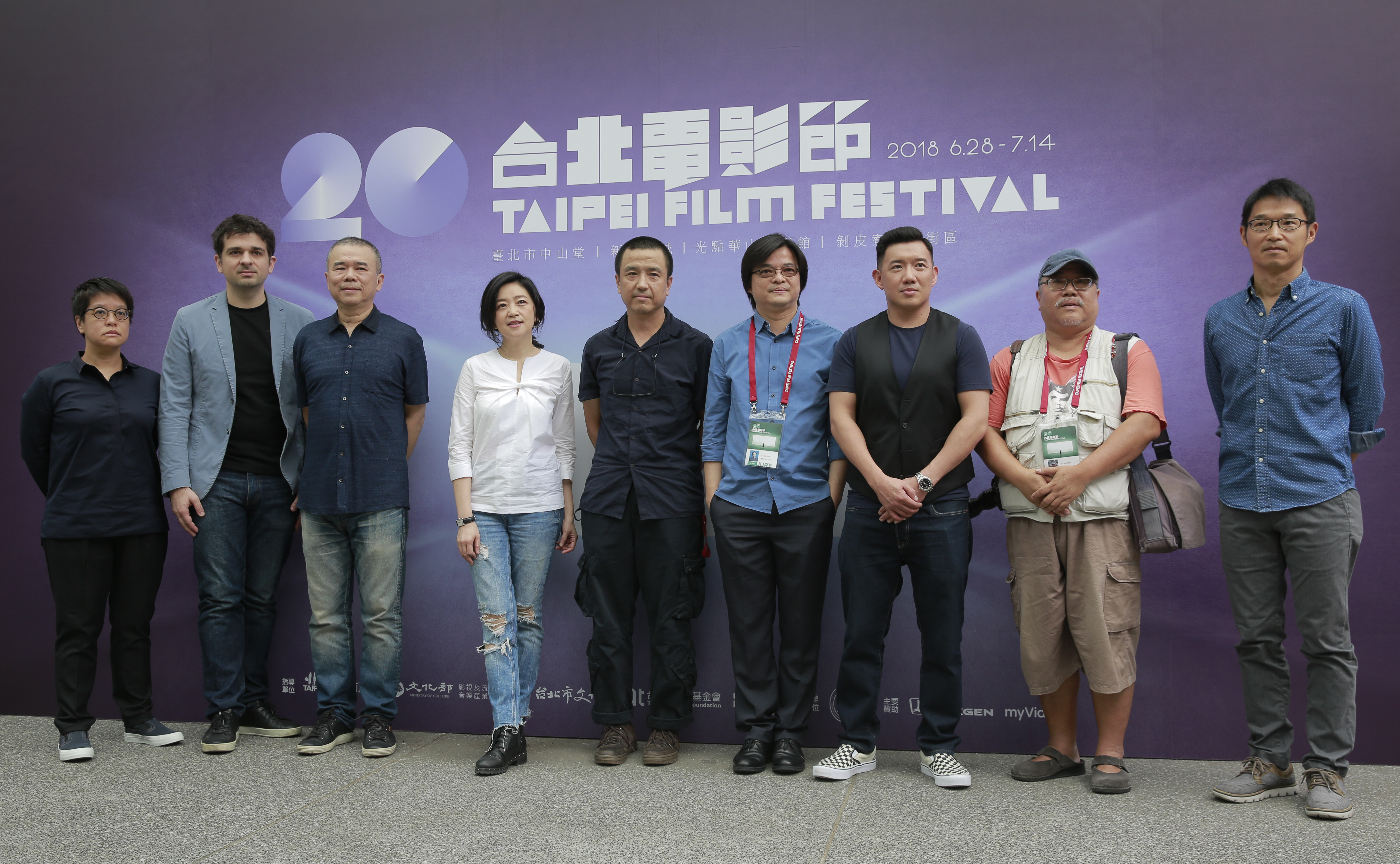 台北電影獎評審團與媒體見面，左起李耀華、馬修、陳玉勳、李欣芸、婁燁、周強、杜汶澤、陳懷恩與關本良。