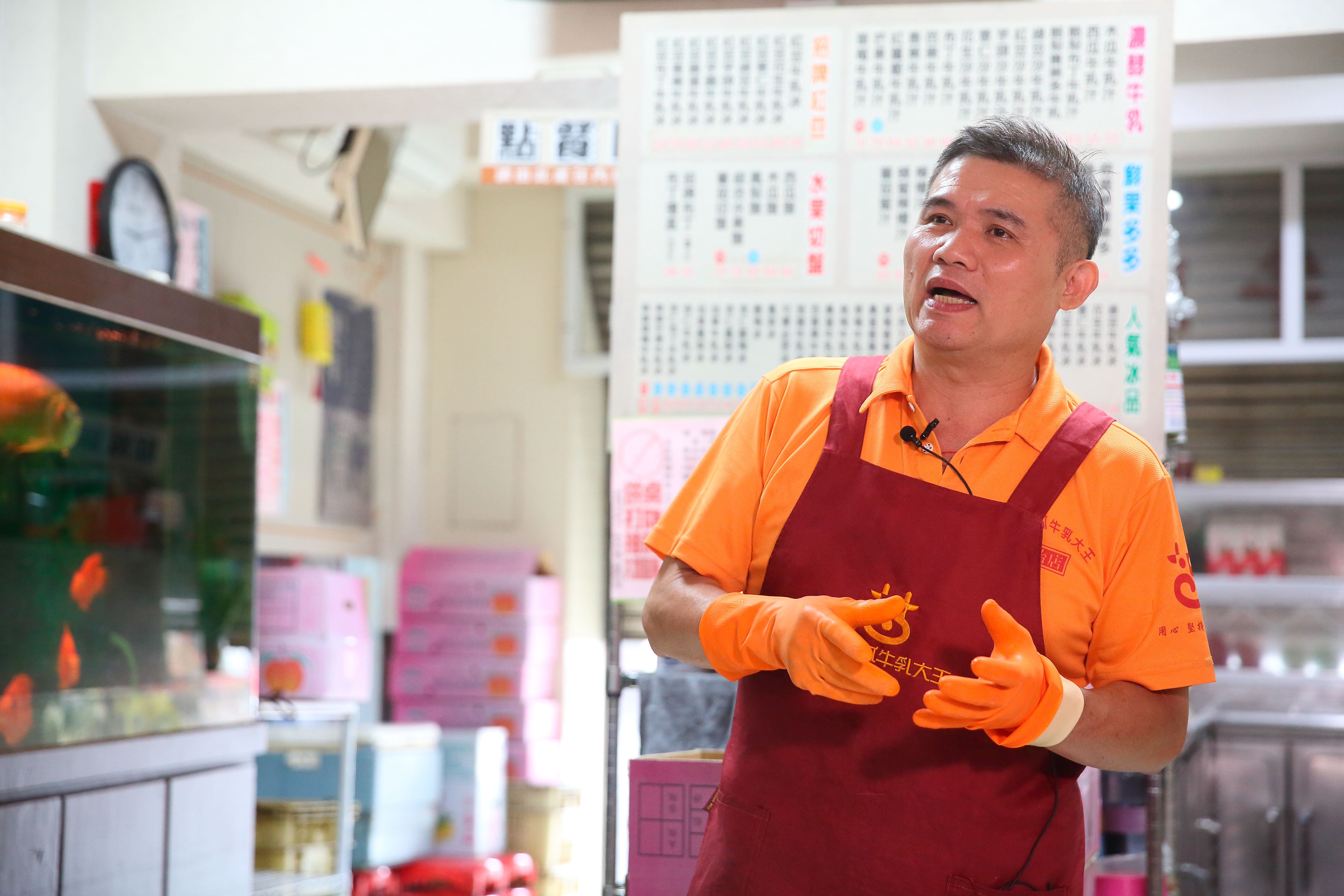 提起太太跟著自己吃苦一輩子，卻來不及享福，盧信彰面露愧疚。