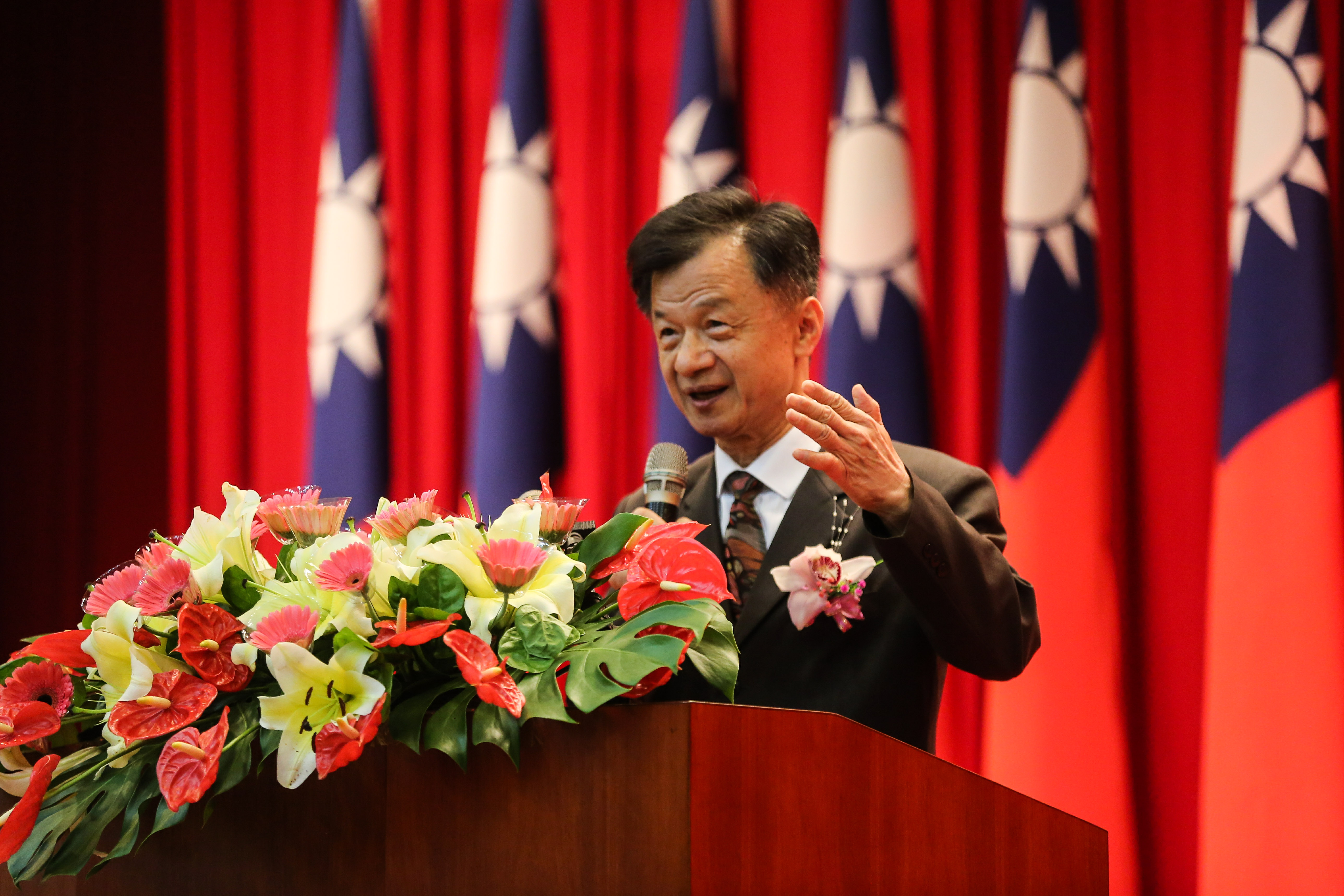 邱太三致詞時，公開肯定台南地檢檢察長張文政，並強調這次調動實際上是高分檢檢察長出2個缺，才會連動其他檢察首長位置。