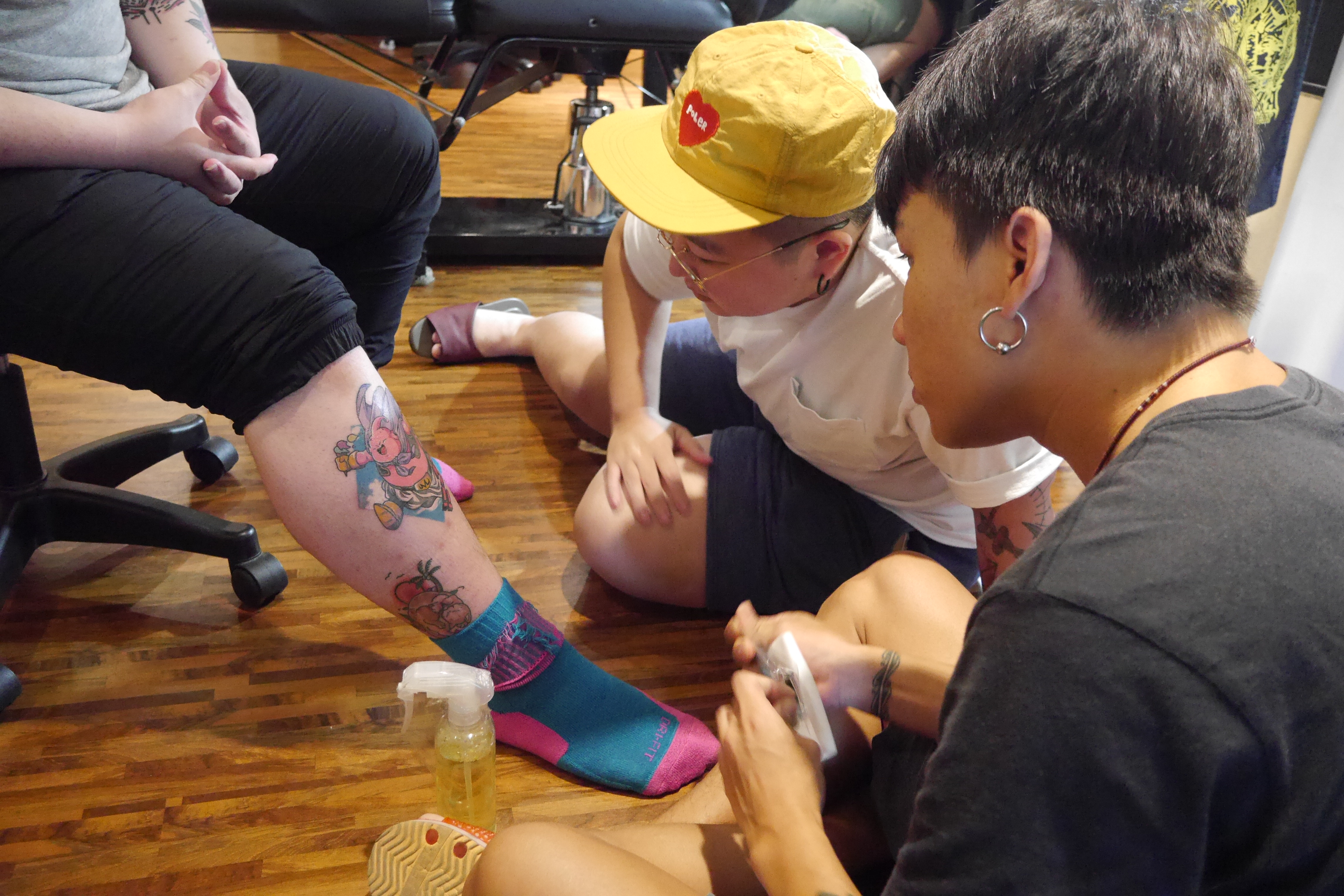 「普烏」一個月後回娘家，復原情況良好，店裡的人都衝出來跟普烏說 Hi。