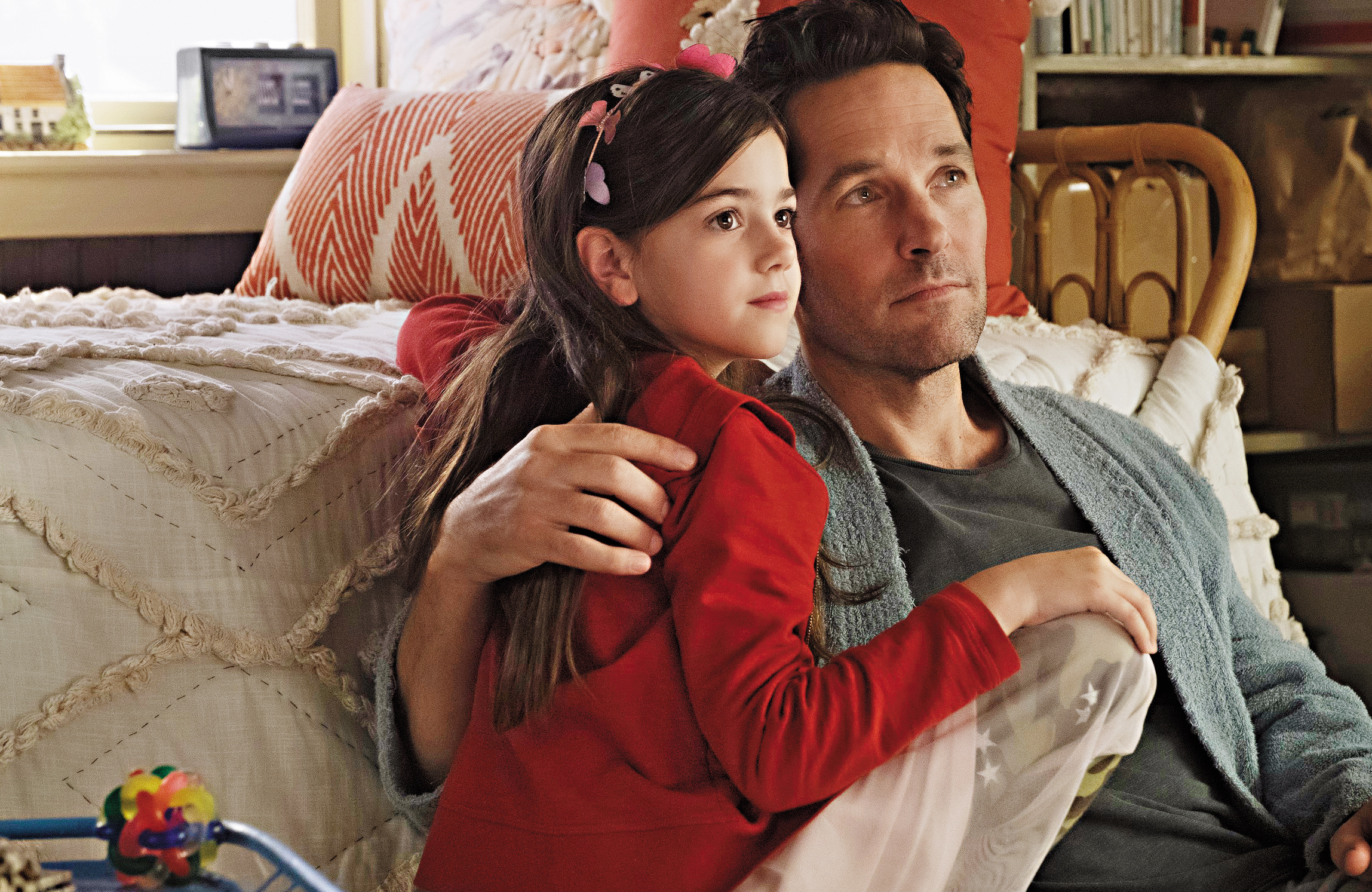 《蟻人與黃蜂女》走溫馨的家庭喜劇風格，與以往超英電影拯救世界的宏大格局迥異，幾段親情戲都頗能打動人。（台灣迪士尼提供） 