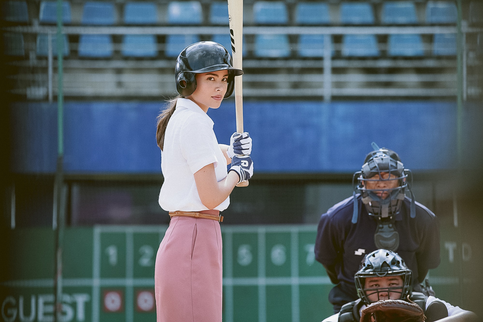 Yaya打起棒球，架勢氣場超大。（Catchplay提供）