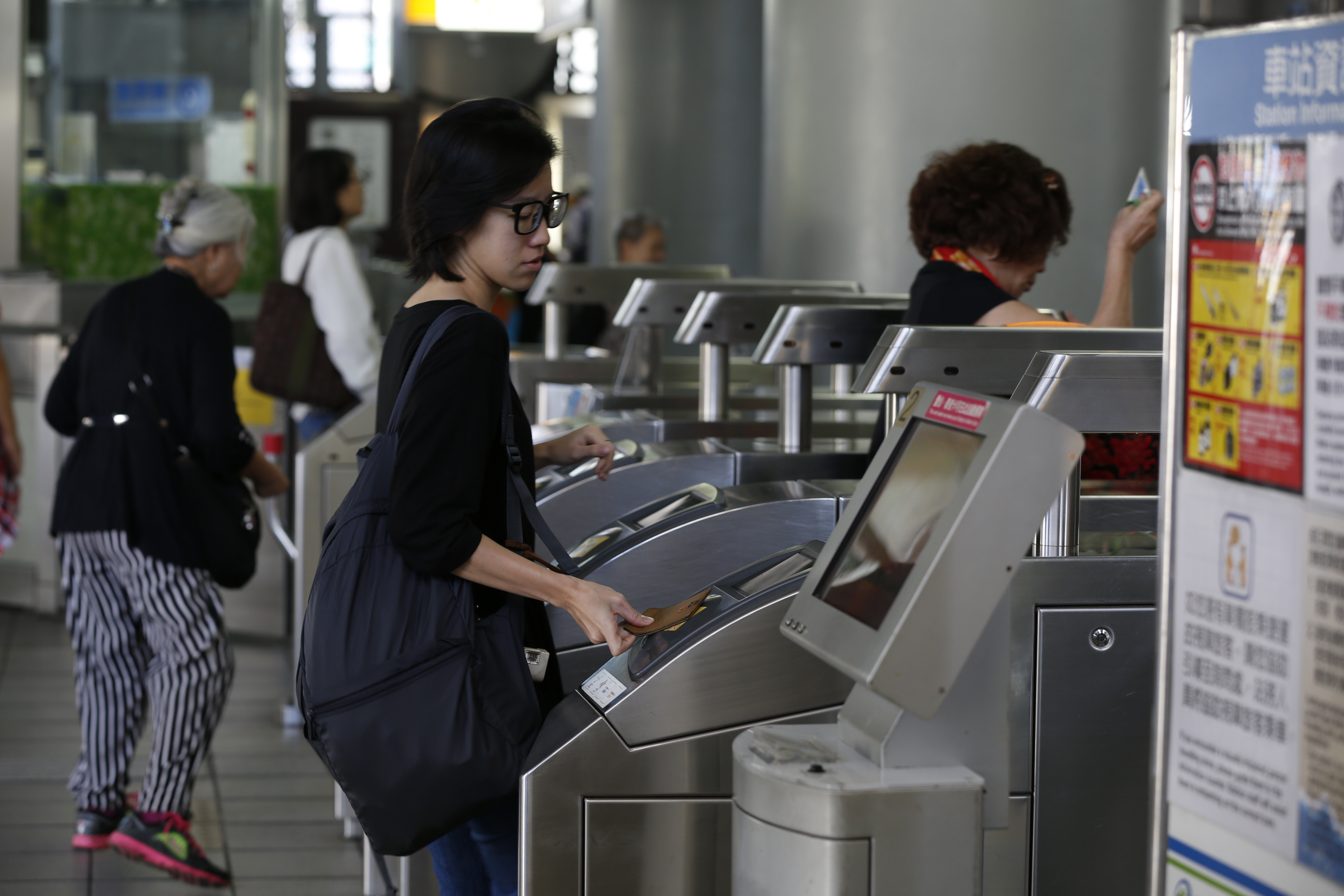 因應強颱瑪麗亞來襲，北市今（10日）下午4點後停班停課，北捷將於疏運人潮後調整班次間距。