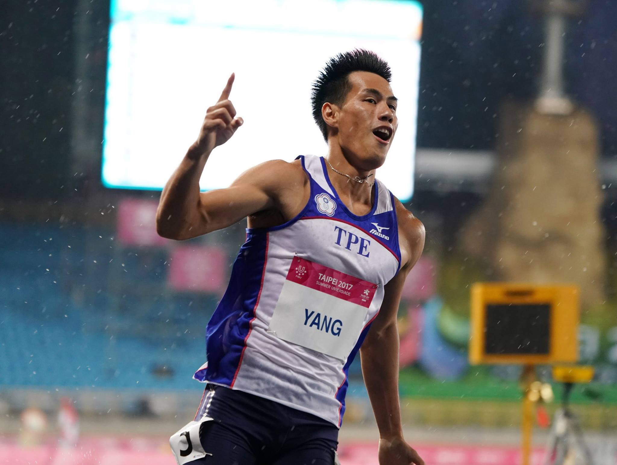 楊俊瀚身材健壯，還有帥氣外型，粉絲男女通殺，據悉，女人緣也一直很旺。（翻攝自楊俊瀚臉書粉絲專頁）