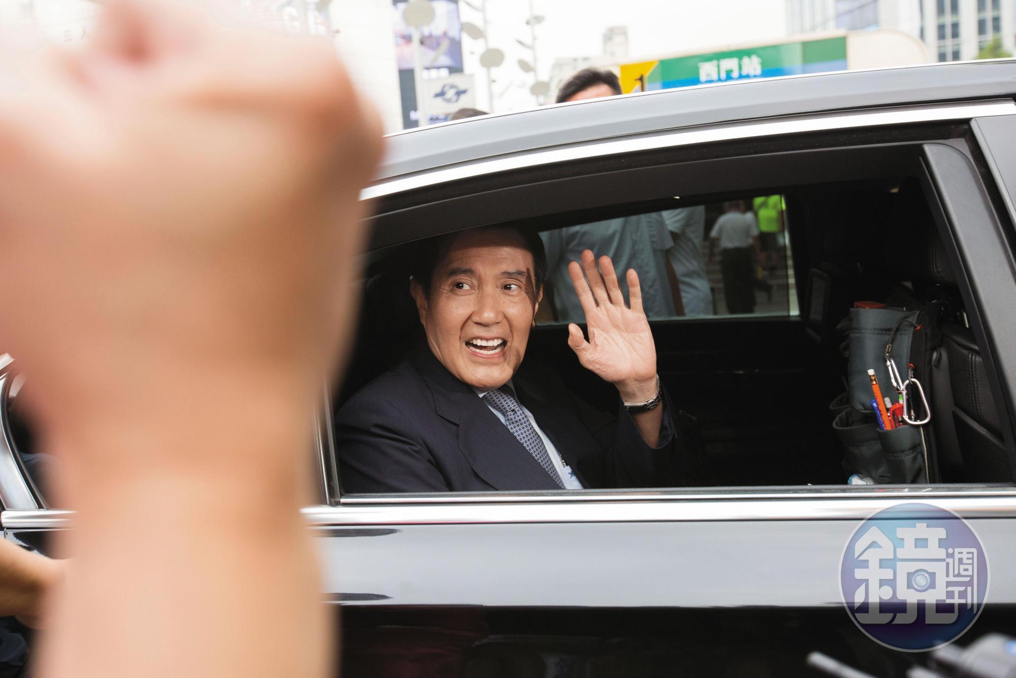 馬英九因三中案涉賤賣黨產再被起訴,恐繼陳水扁後,成為第2位入獄的卸任元首。